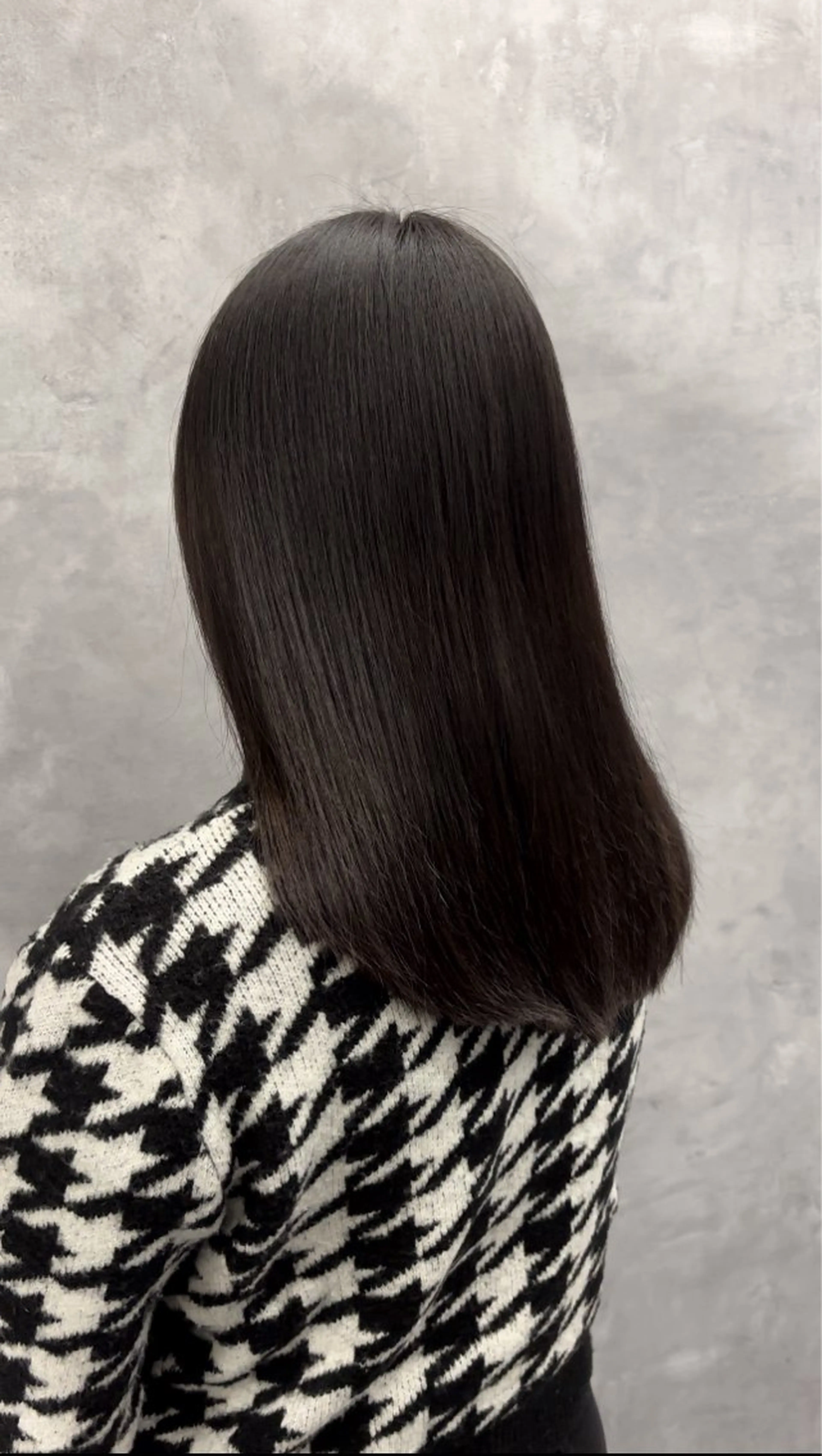 ミディアム カット ヘアカラー トリートメント NUMBER 天王寺YUYAのヘアスタイル