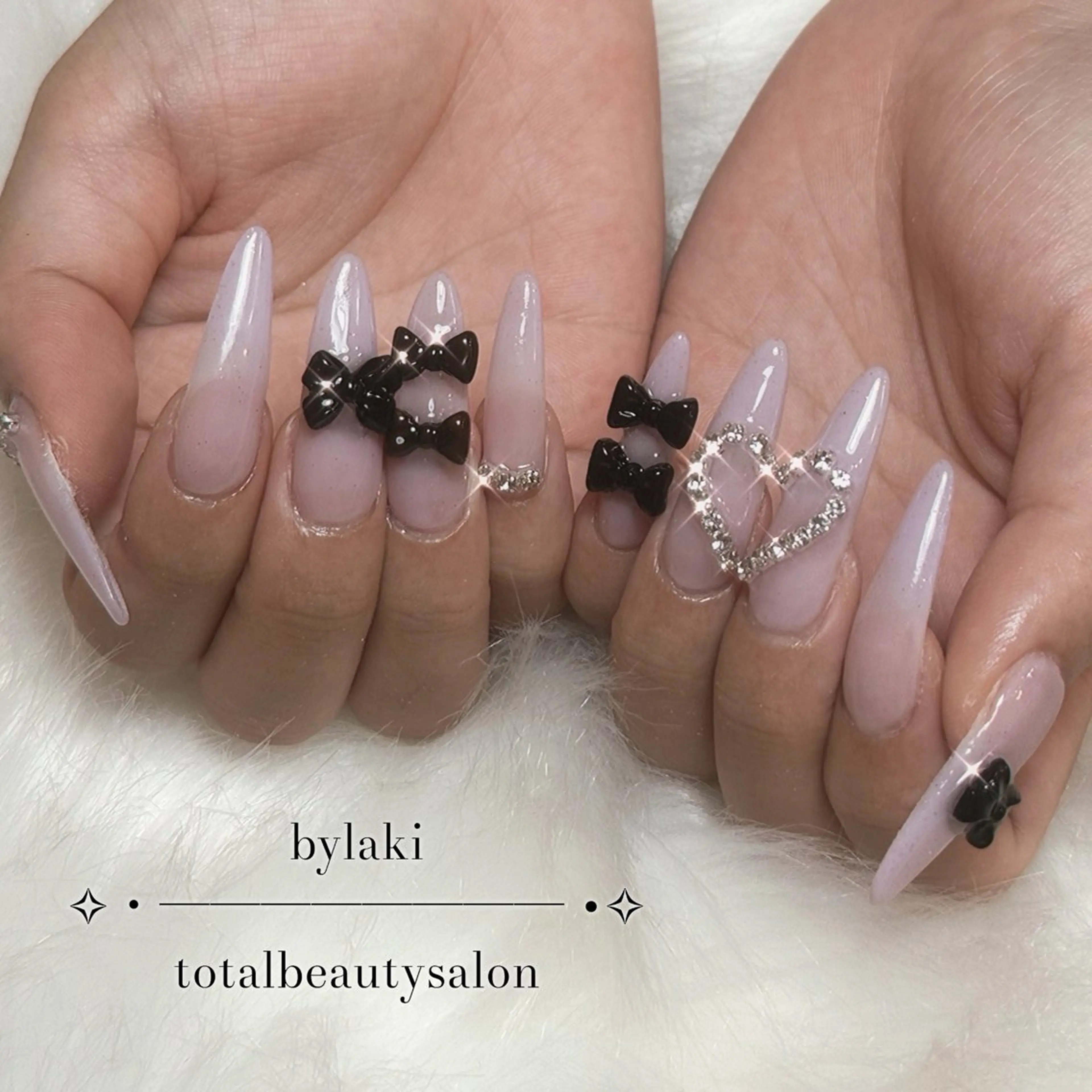 ネイル シンプルネイル ハンドネイル bylaki🌈 RENAのネイルデザイン