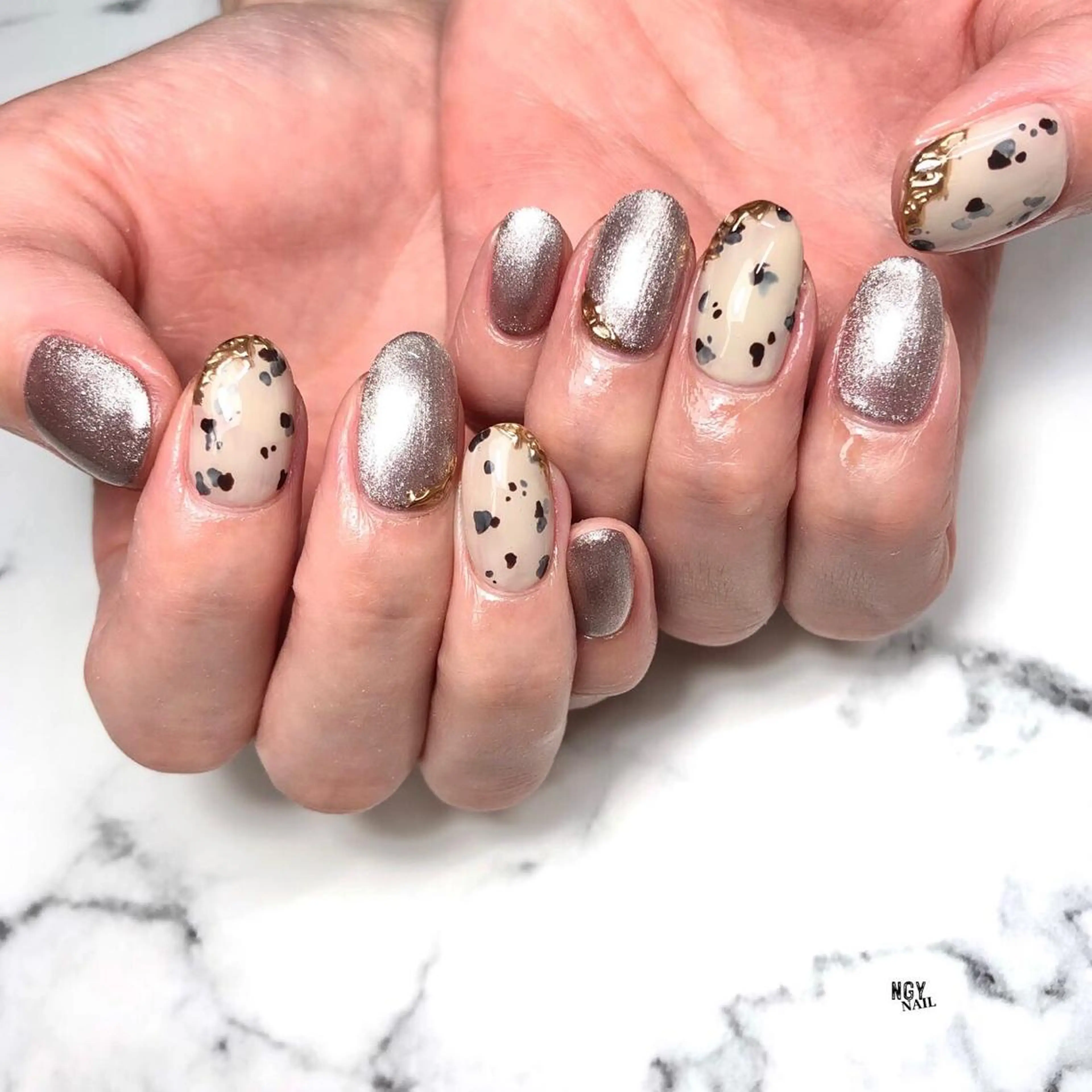 ネイル アニマル柄 アートネイル マグネットネイル ミラーネイル ニュアンスネイル ハンドネイル NAIL NOWのネイルデザイン