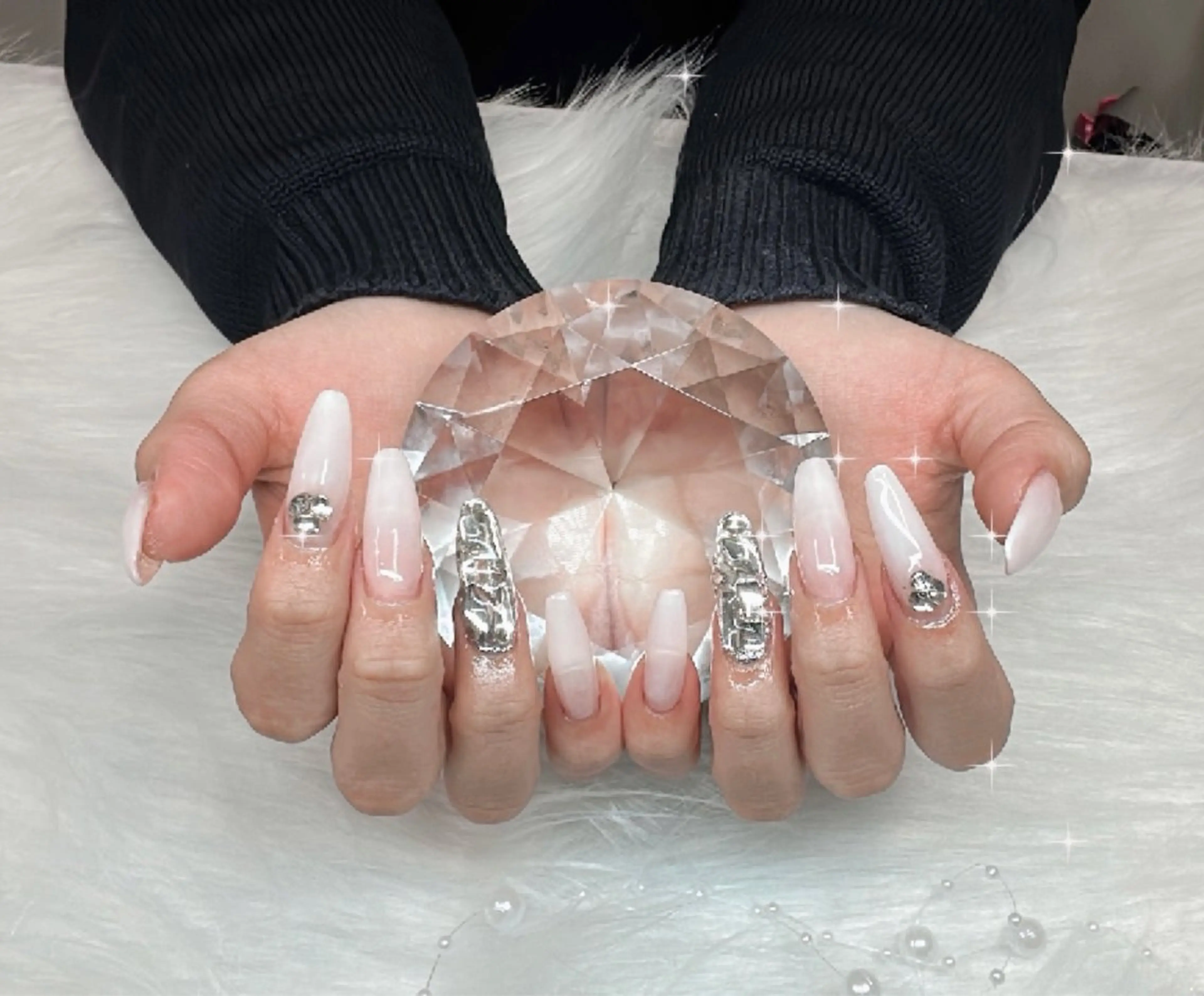 ネイル グラデーション ホワイト 中西 美羽のネイルデザイン