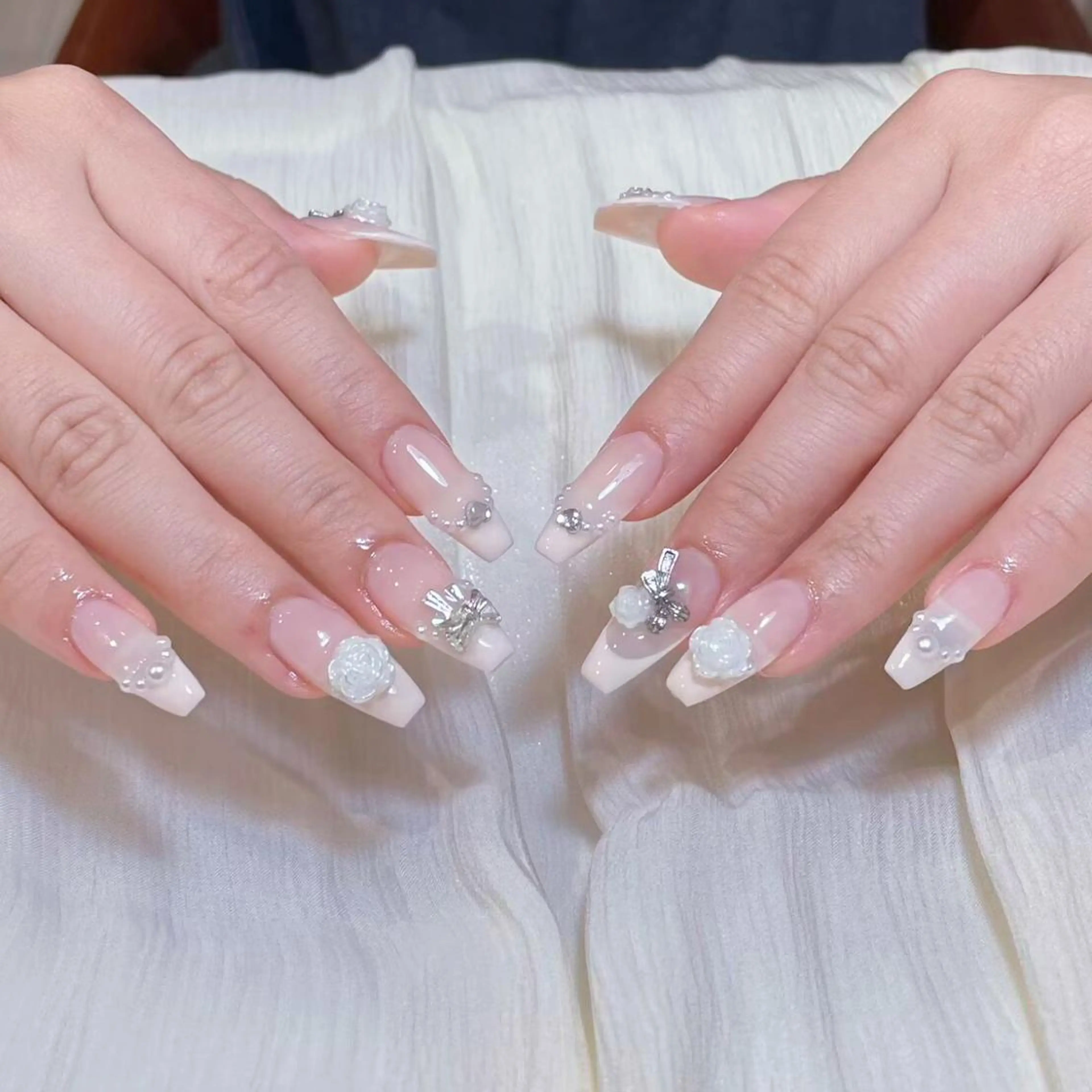 ネイル アートネイル オーロラネイル ガーリー キラキラネイル マグネットネイル ハンドネイル ハンドケア Diamond AYU💜のネイルデザイン