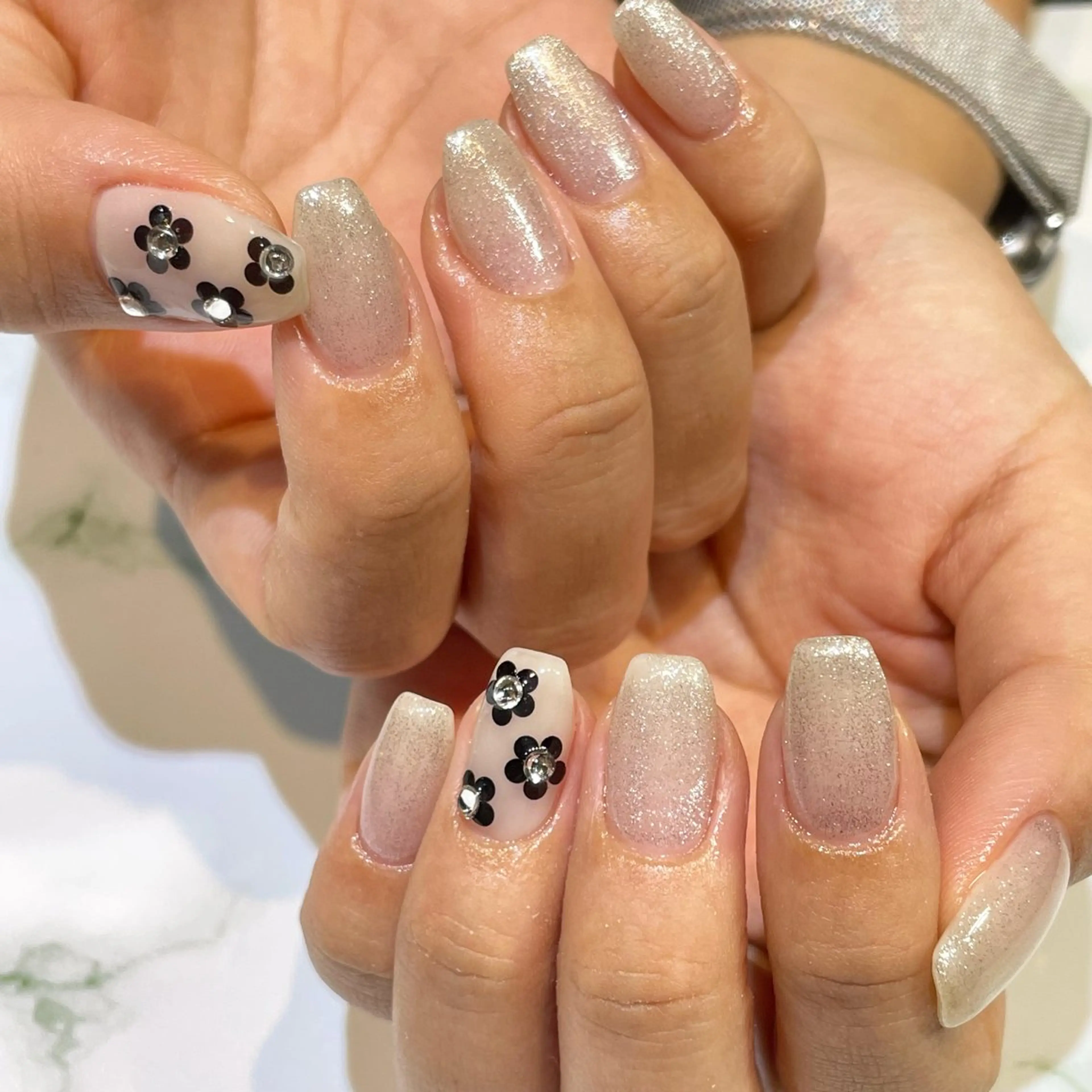 ネイル マグネットネイル 糀屋 彩奈のネイルデザイン