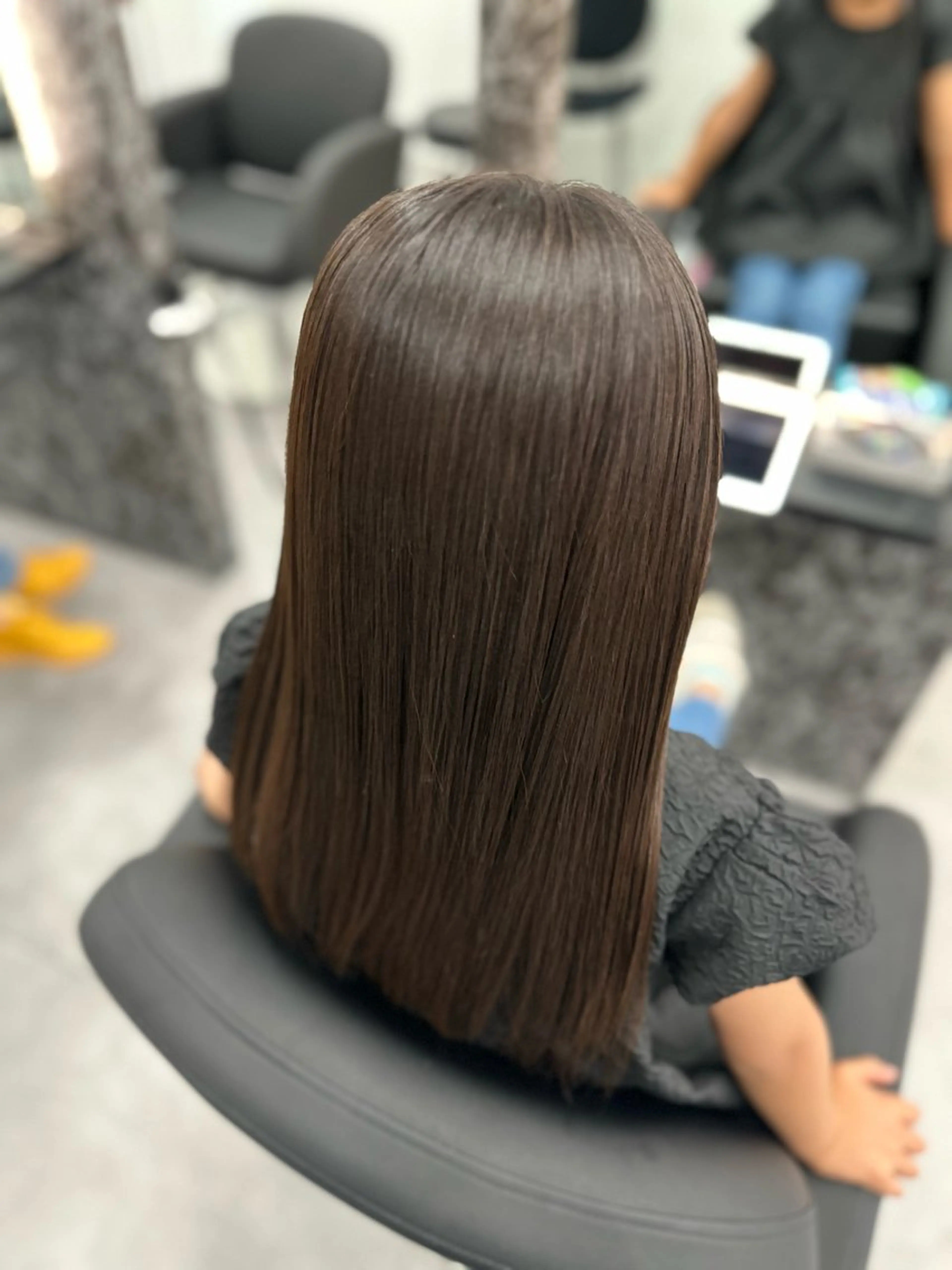 セミロング カット 縮毛矯正 トリートメント 大日方 祐介のヘアスタイル