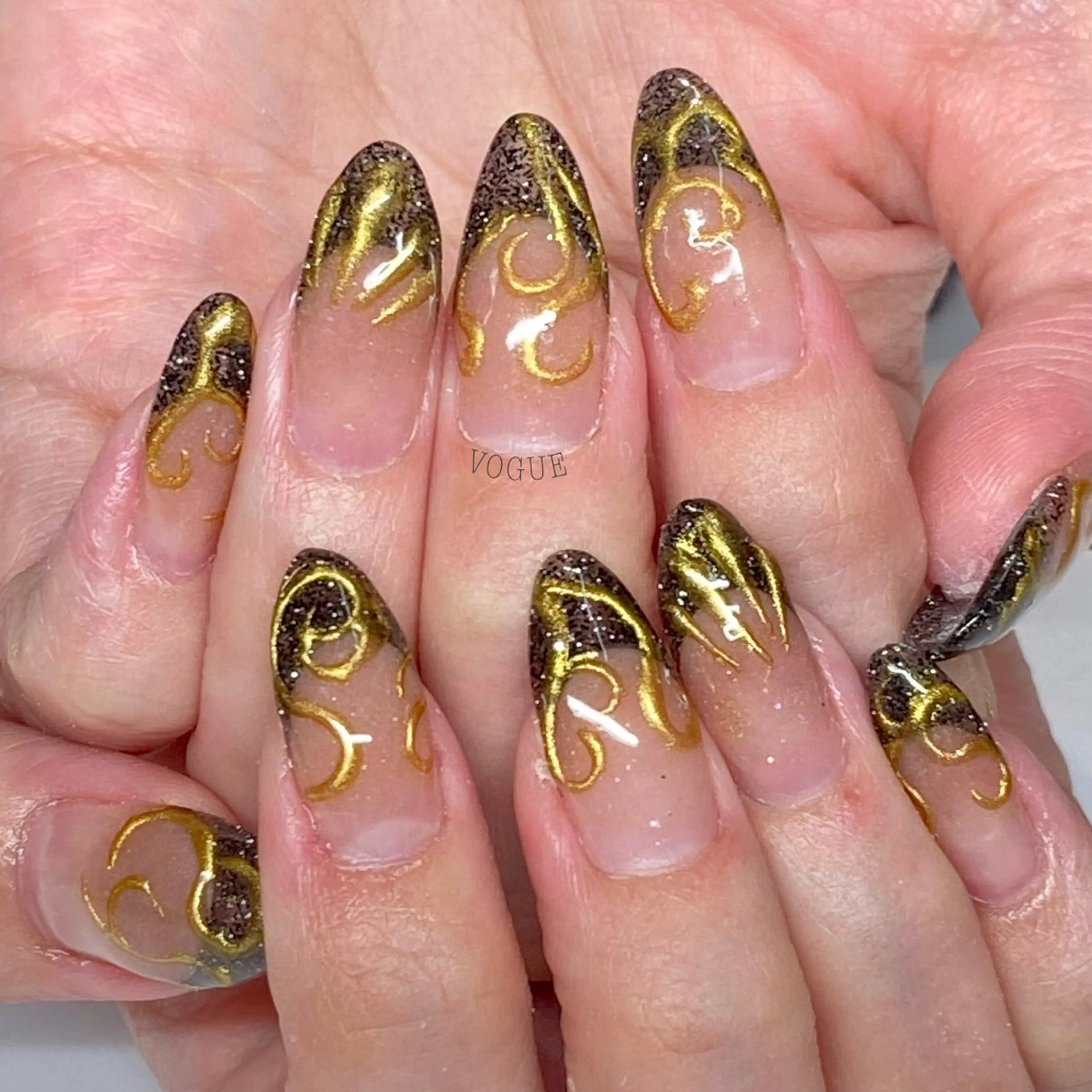 ネイル ハンドネイル VOGUE ×SWANのネイルデザイン