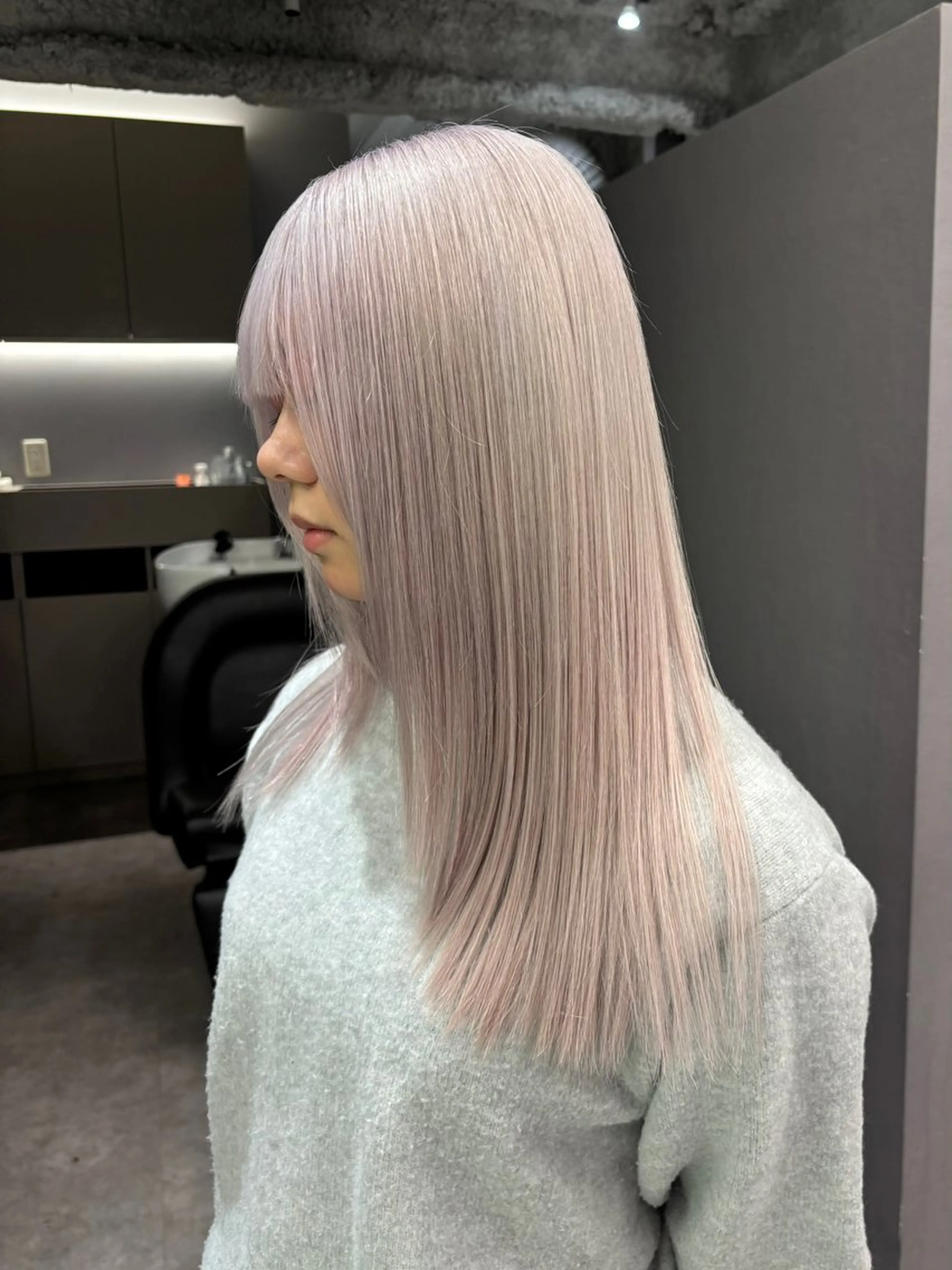 セミロング カラー ベージュカラー ホワイトベージュ ヘアカラー トリートメント 名古屋／デザイン／ ブリーチ/松井亮磨のヘアスタイル