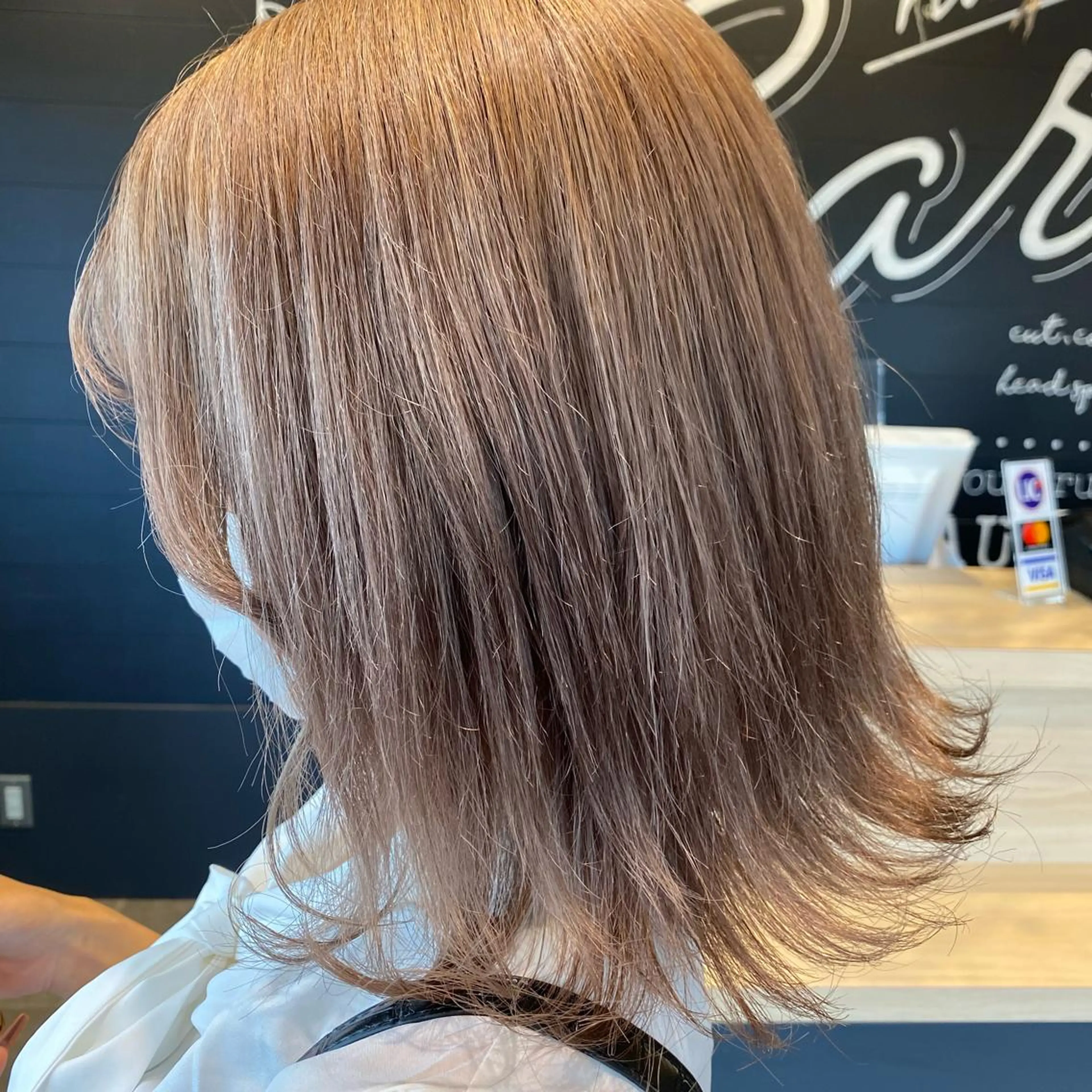 ショート カラー ベージュカラー ブリーチ 名古屋／デザイン／ ブリーチ/松井亮磨のヘアスタイル