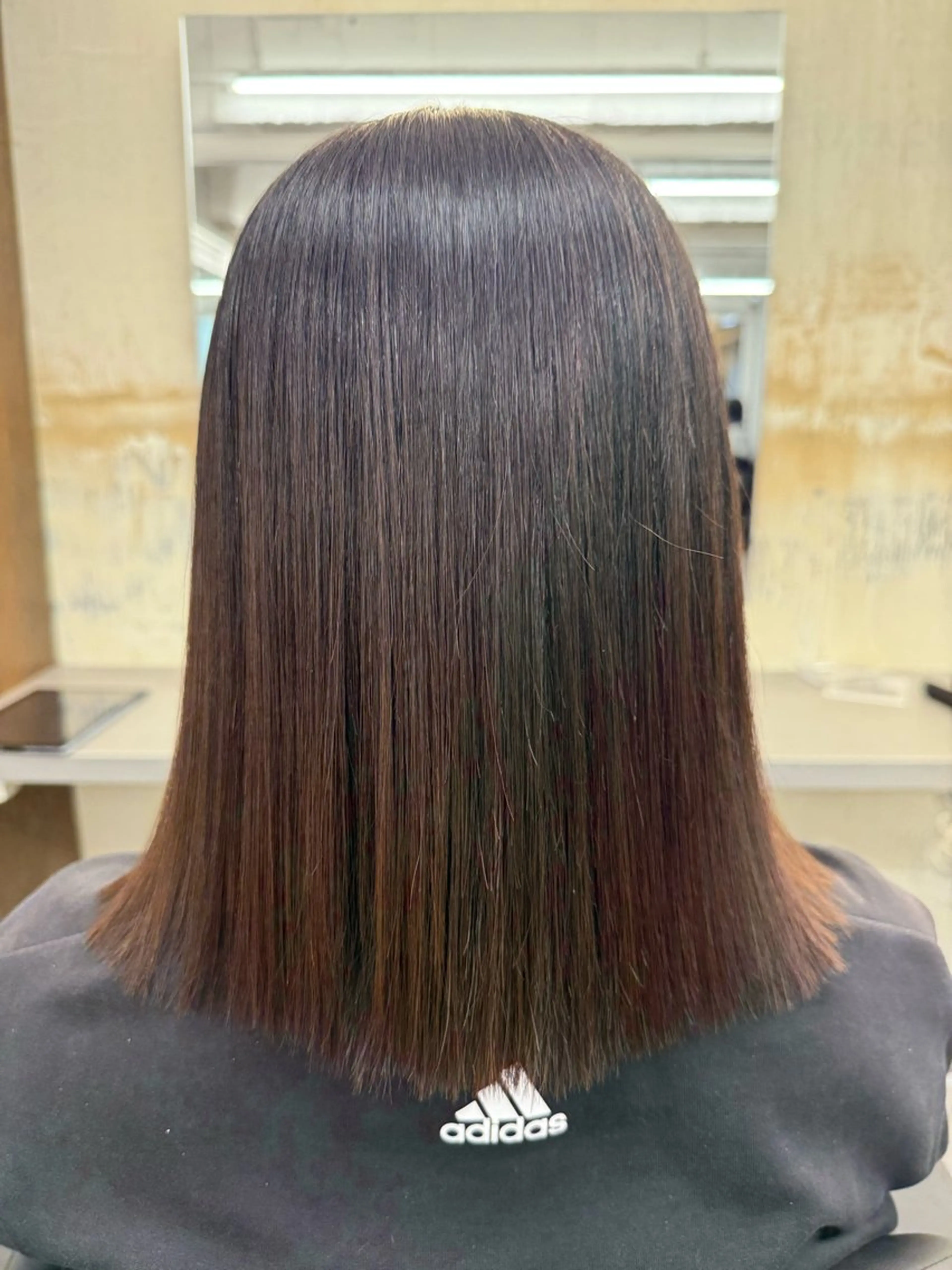 ミディアム カット 縮毛矯正 ひろせ ちかなのヘアスタイル