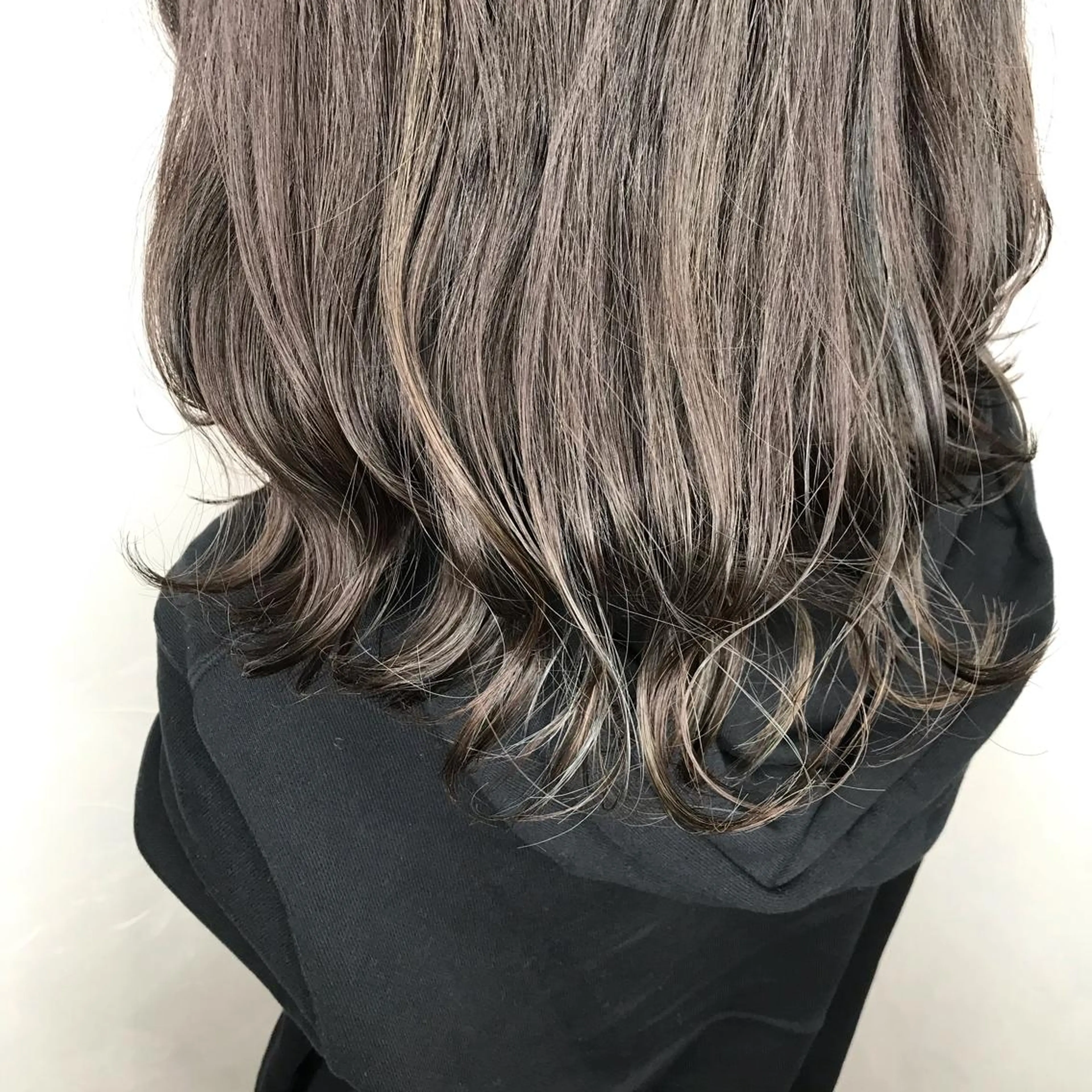 セミロング ハイライト ❄️高木 里歩❄️のヘアスタイル