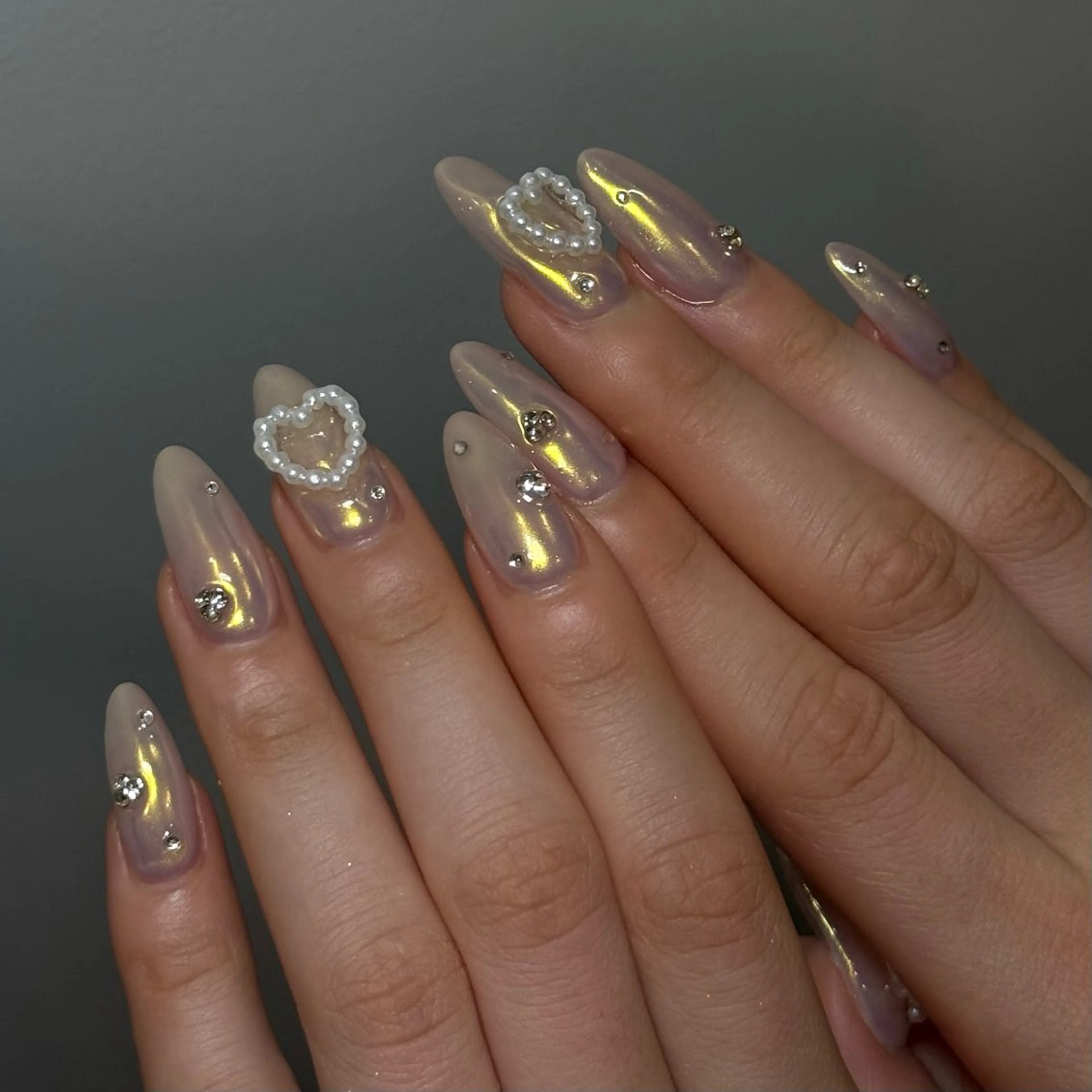 ネイル オーロラネイル ストーンネイル ハンドネイル Angie Nail Eyelash所属・YUNE Angieのネイルデザイン