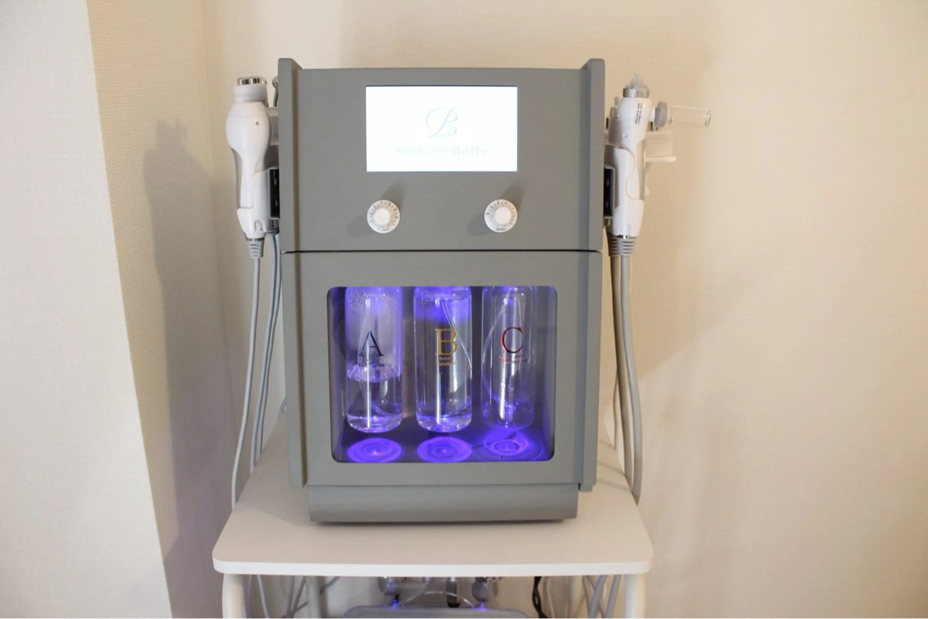 【肌のハリ・キメ】エステダーマ+毛穴洗浄の写真