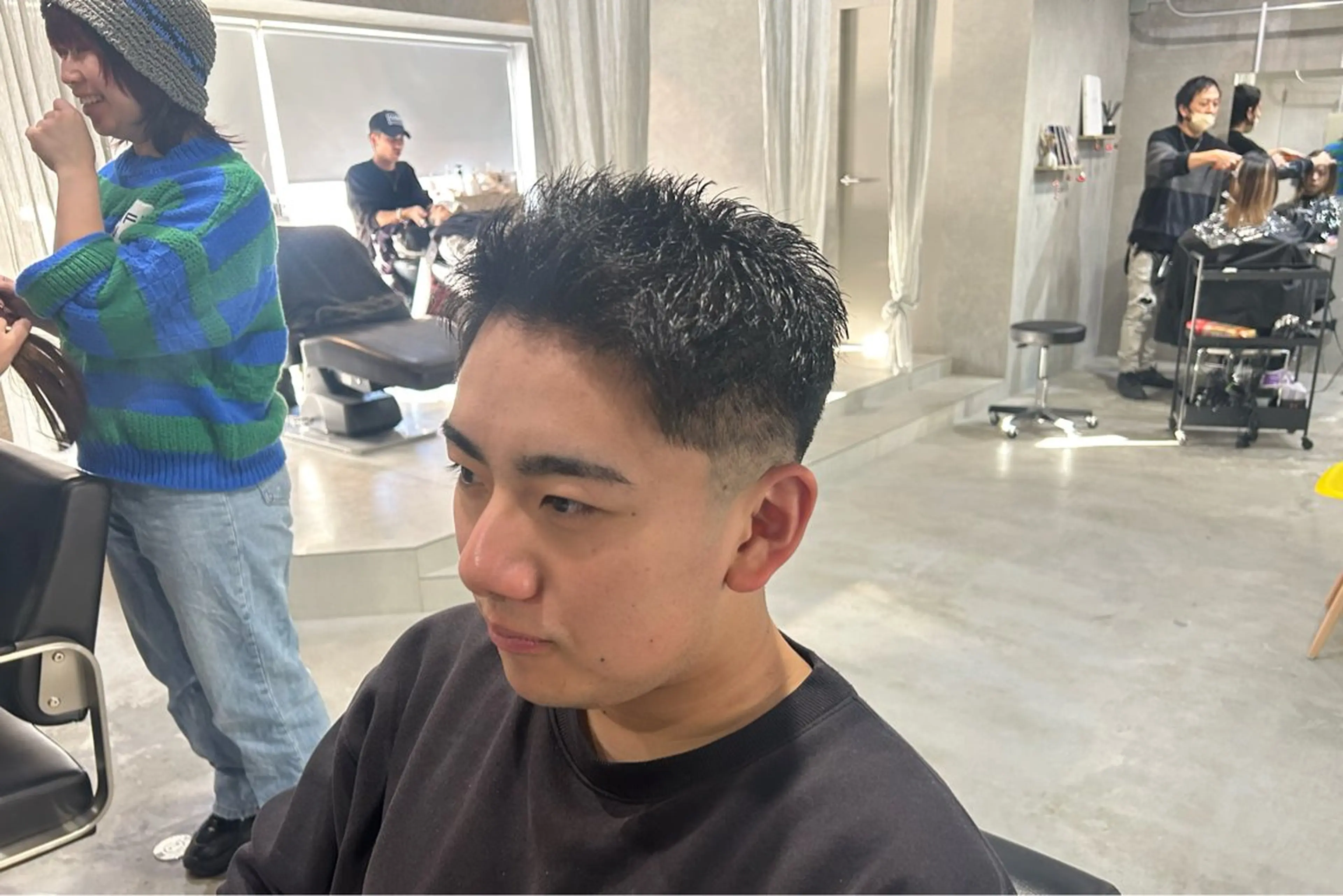 ショート メンズ メンズブリーチ ダウンパーマ フェードカット メンズパーマ トリートメント メンズパーマ✨️村越 雄斗のヘアスタイル