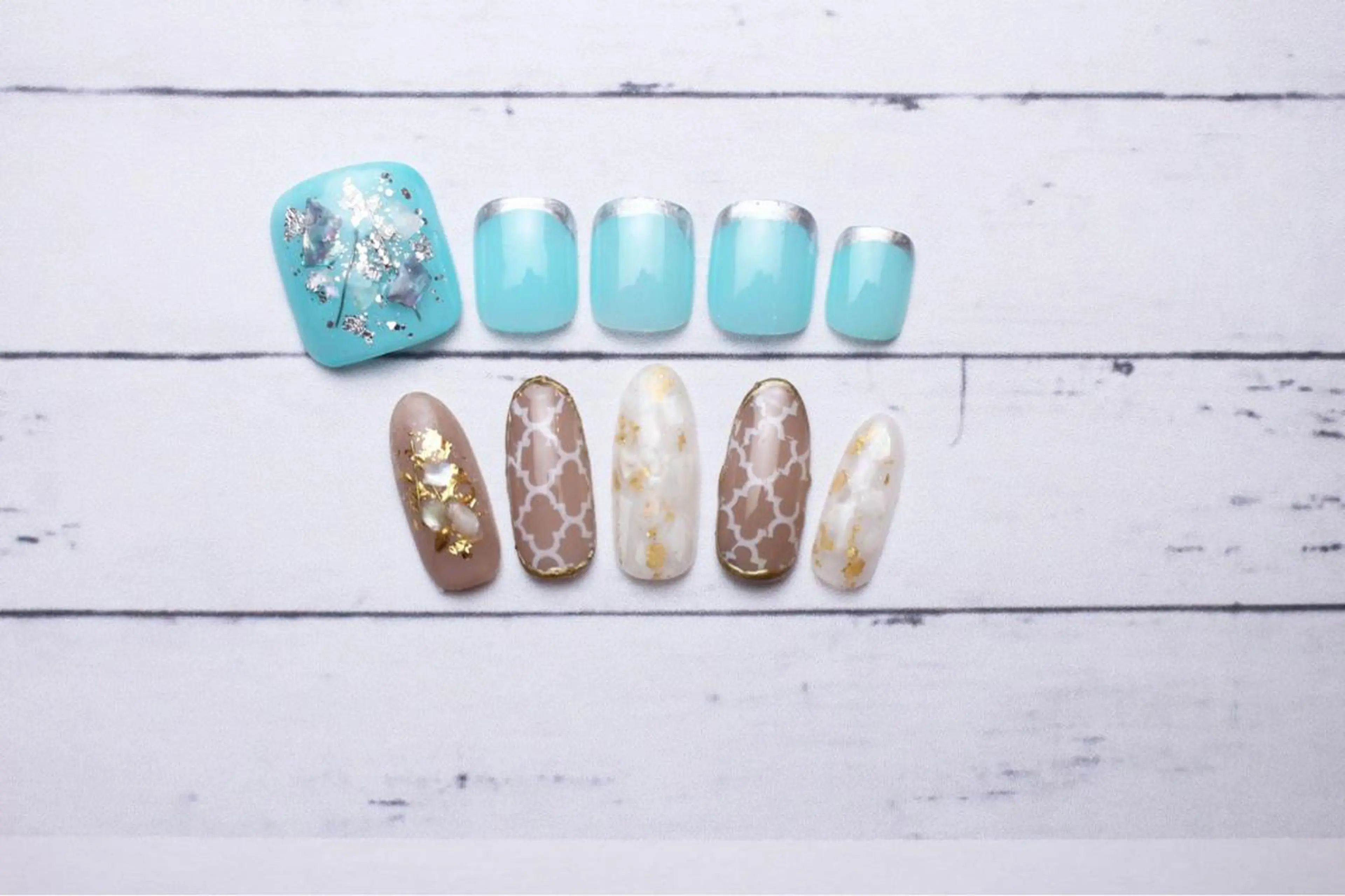 【フットジェル4400円✨】アート2本無料💅 1色塗りorグラデーションを選んでいただけます🥰の写真