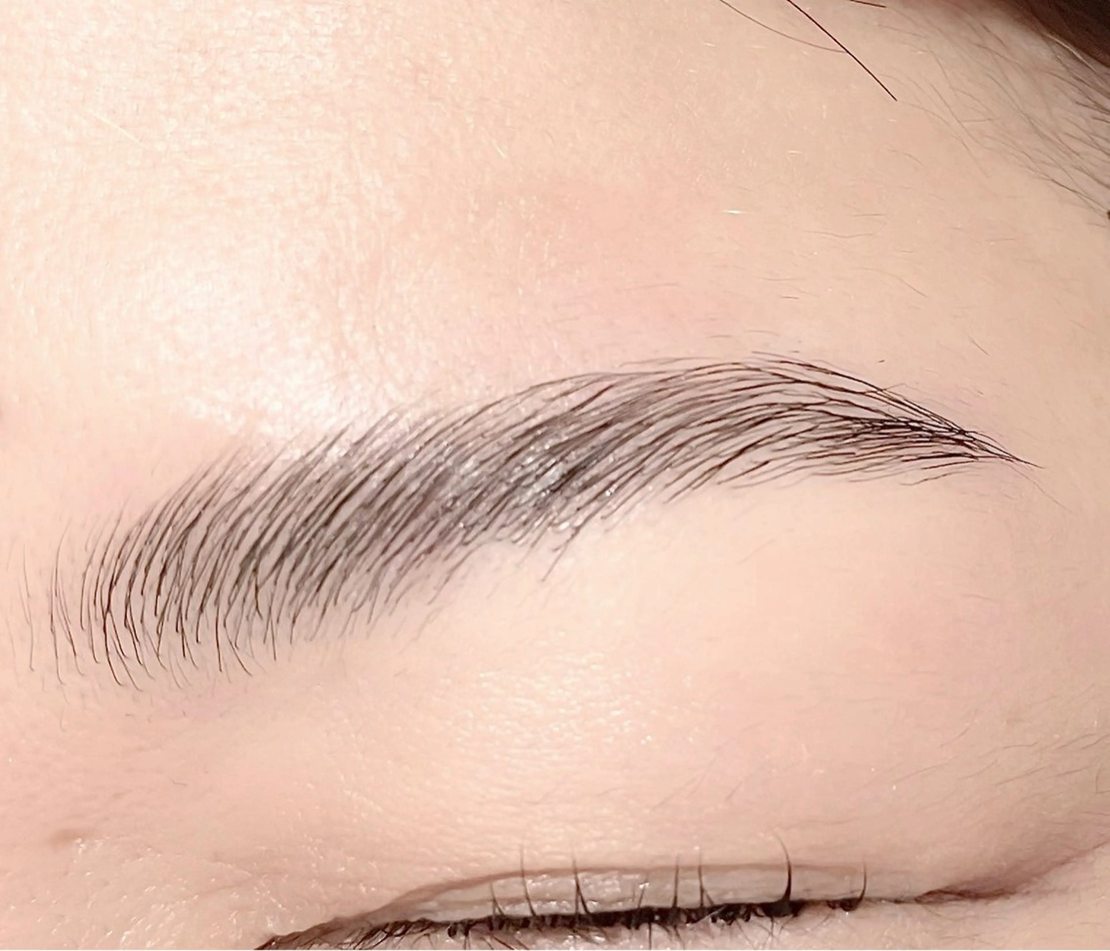 アイブロウ ハリウッドブロウリフト 眉毛ワックス脱毛 mecotto大宮店 店長MAKI似合わせのマツエク・マツパデザイン