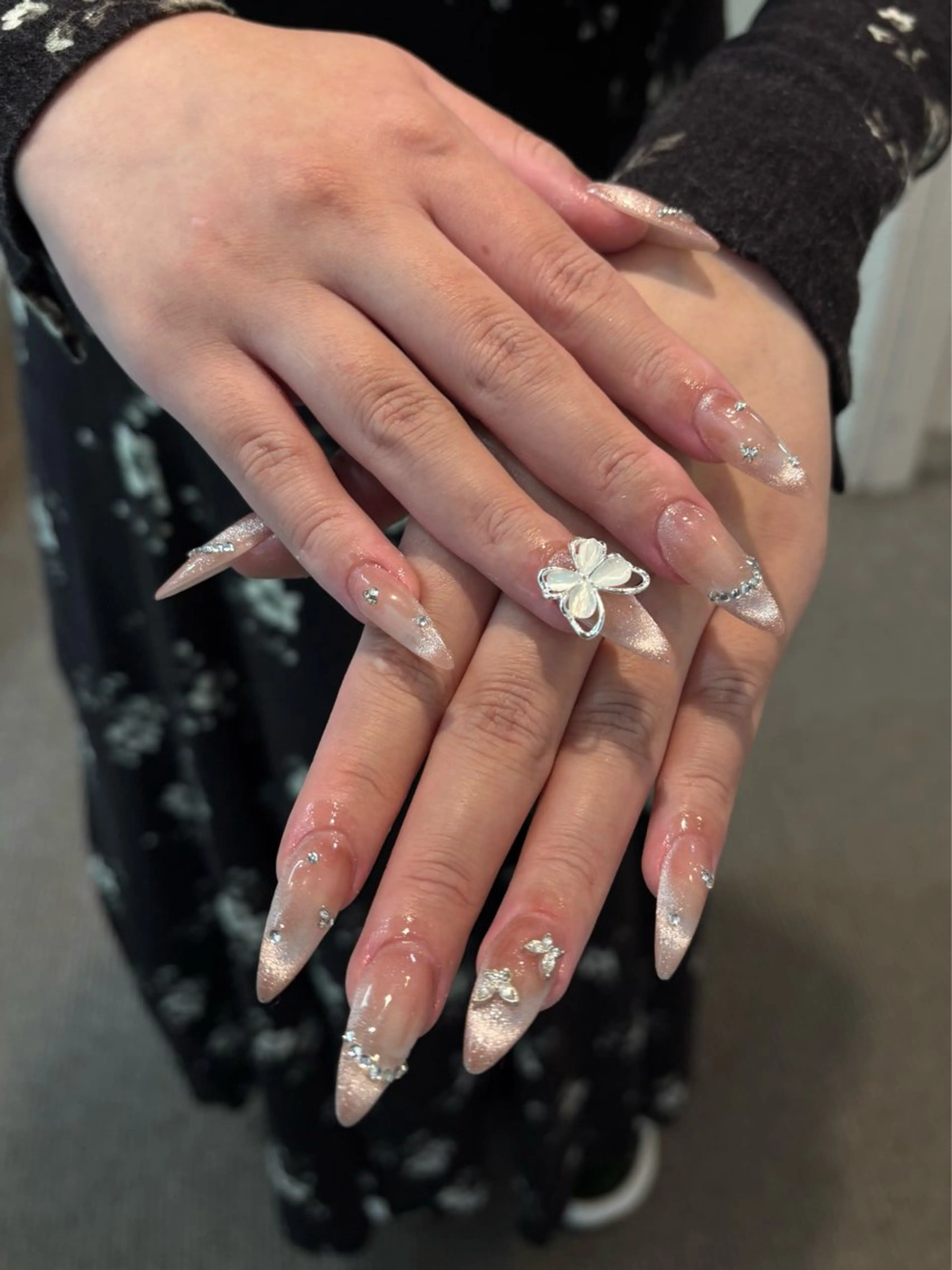 ネイル フレンチネイル マグネットネイル マグネットフレンチ 持ち込み Fam-er博多店所属・ヒラユ マリアのネイルデザイン