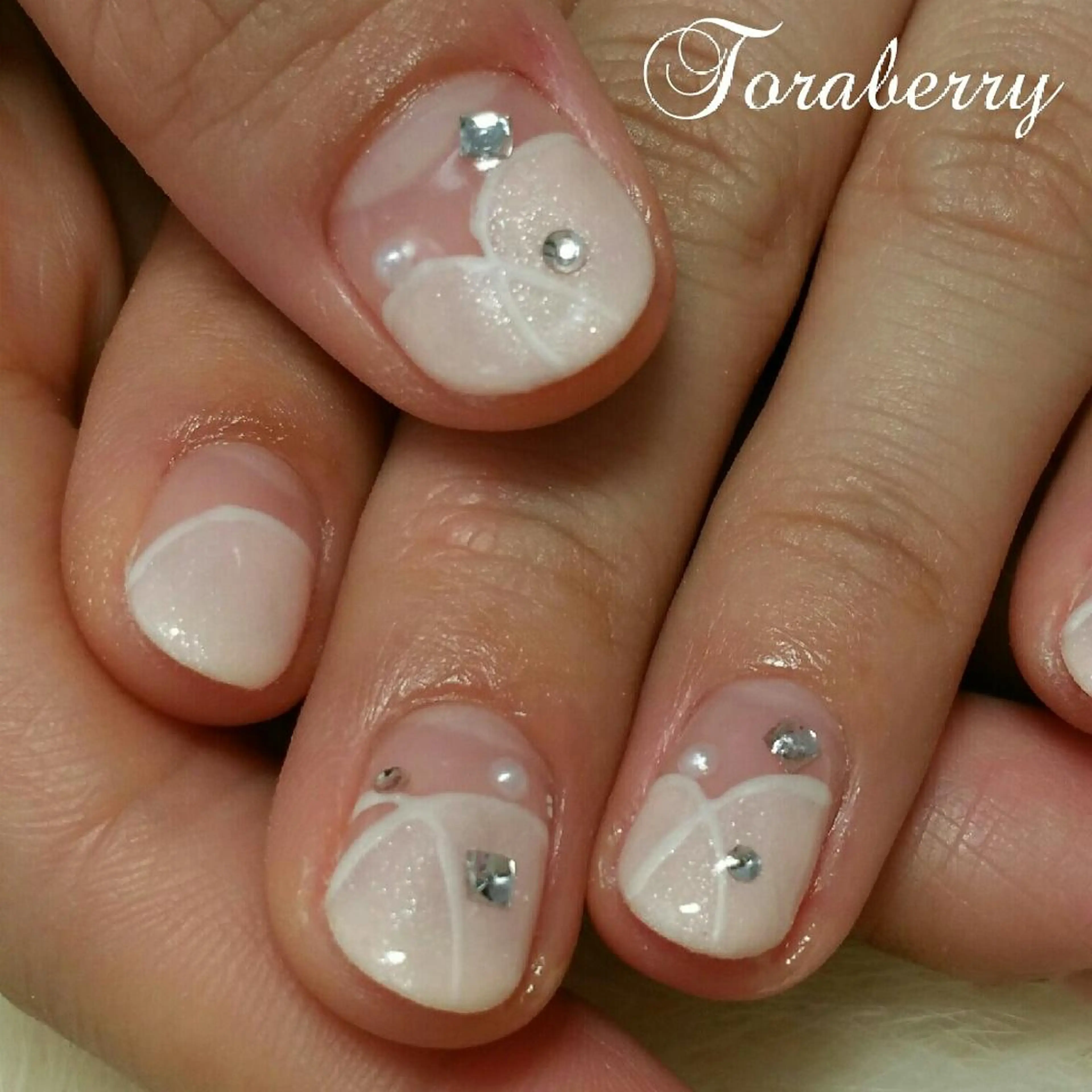 ネイル フレンチネイル ハンドネイル ネイリスト なつみのネイルデザイン