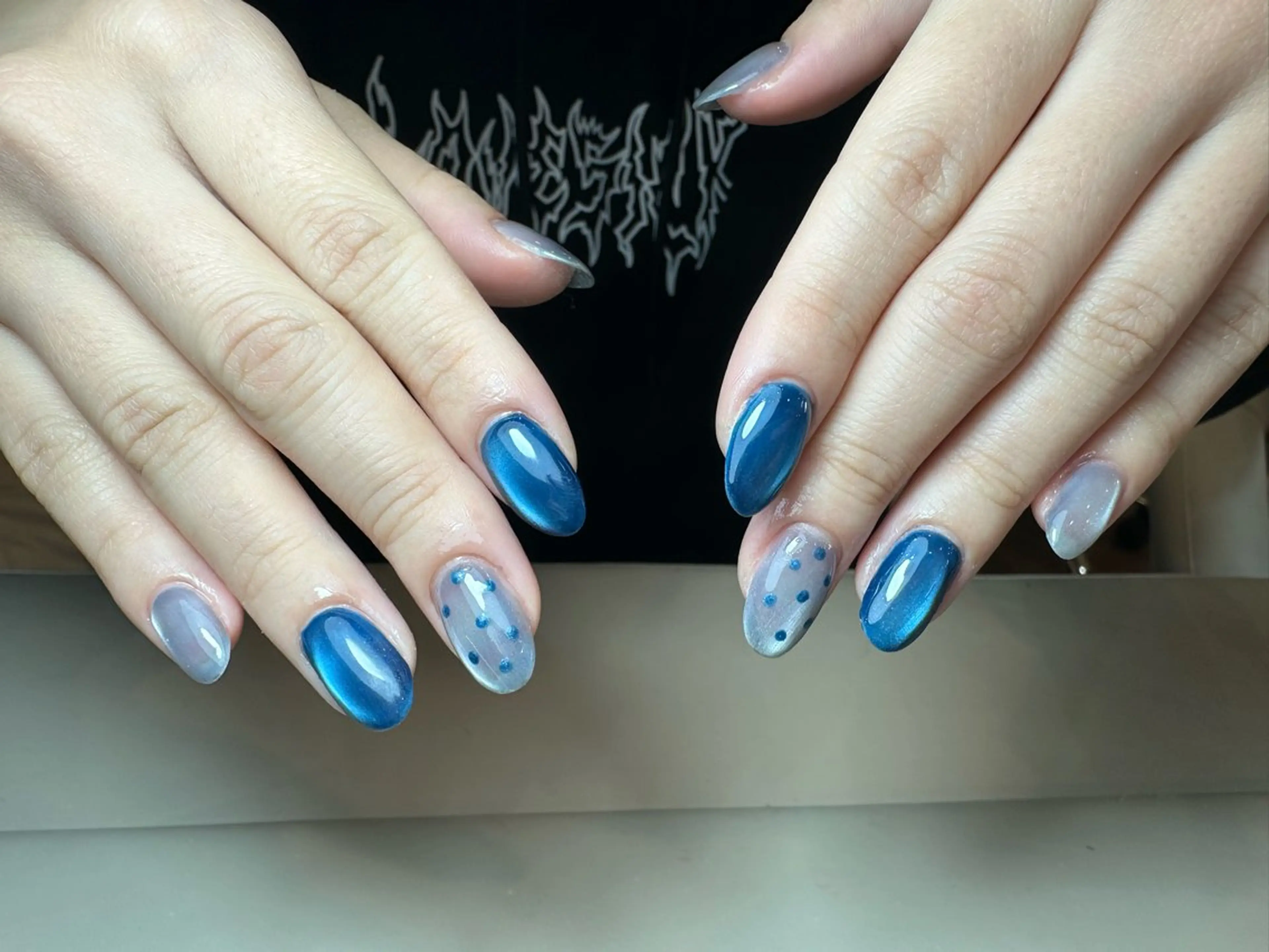 ネイル アートネイル ドット マグネットネイル KA NAのネイルデザイン