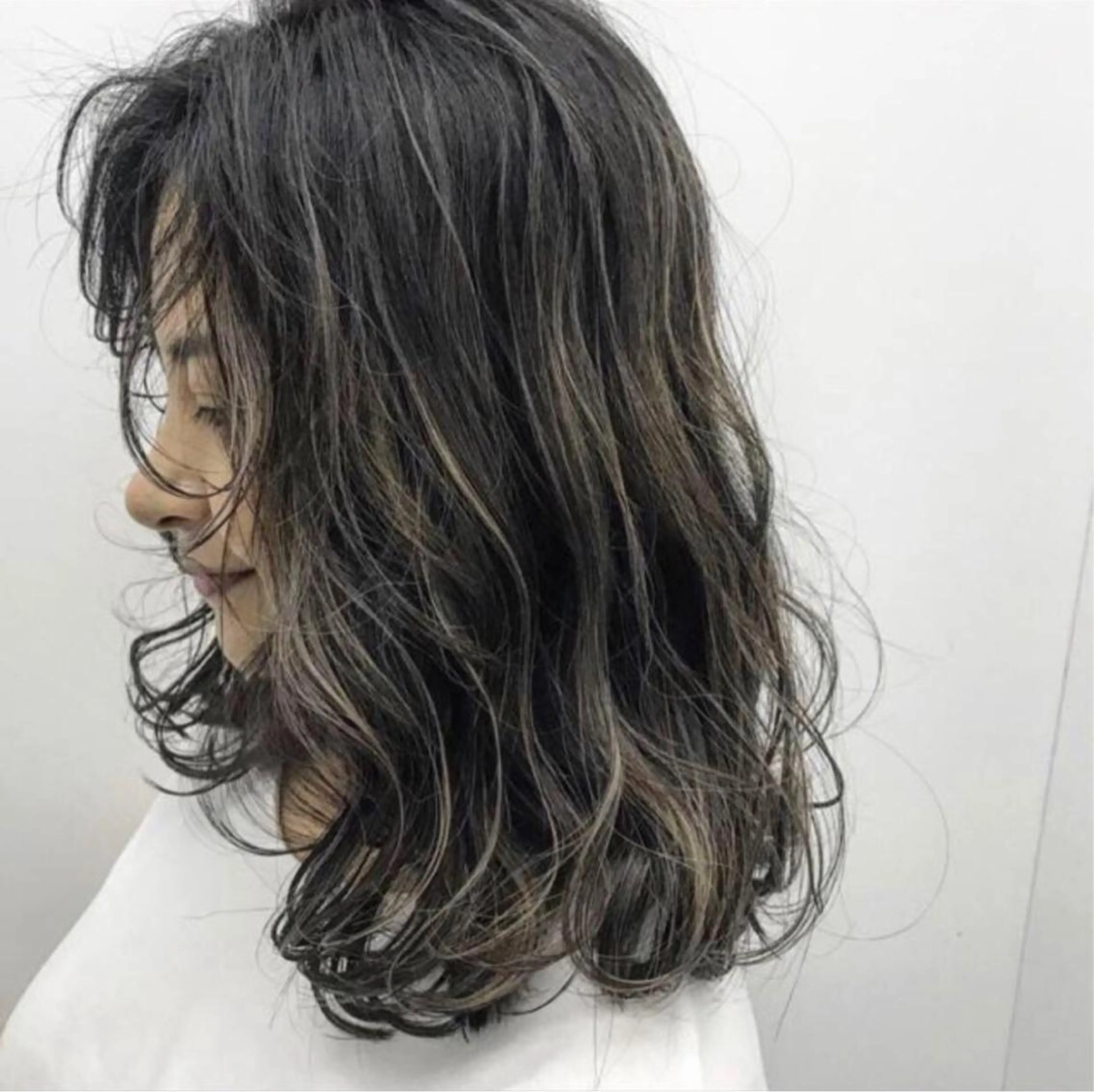 セミロング カラー レイヤー×髪質改善 マネージャー安藤光司のヘアスタイル