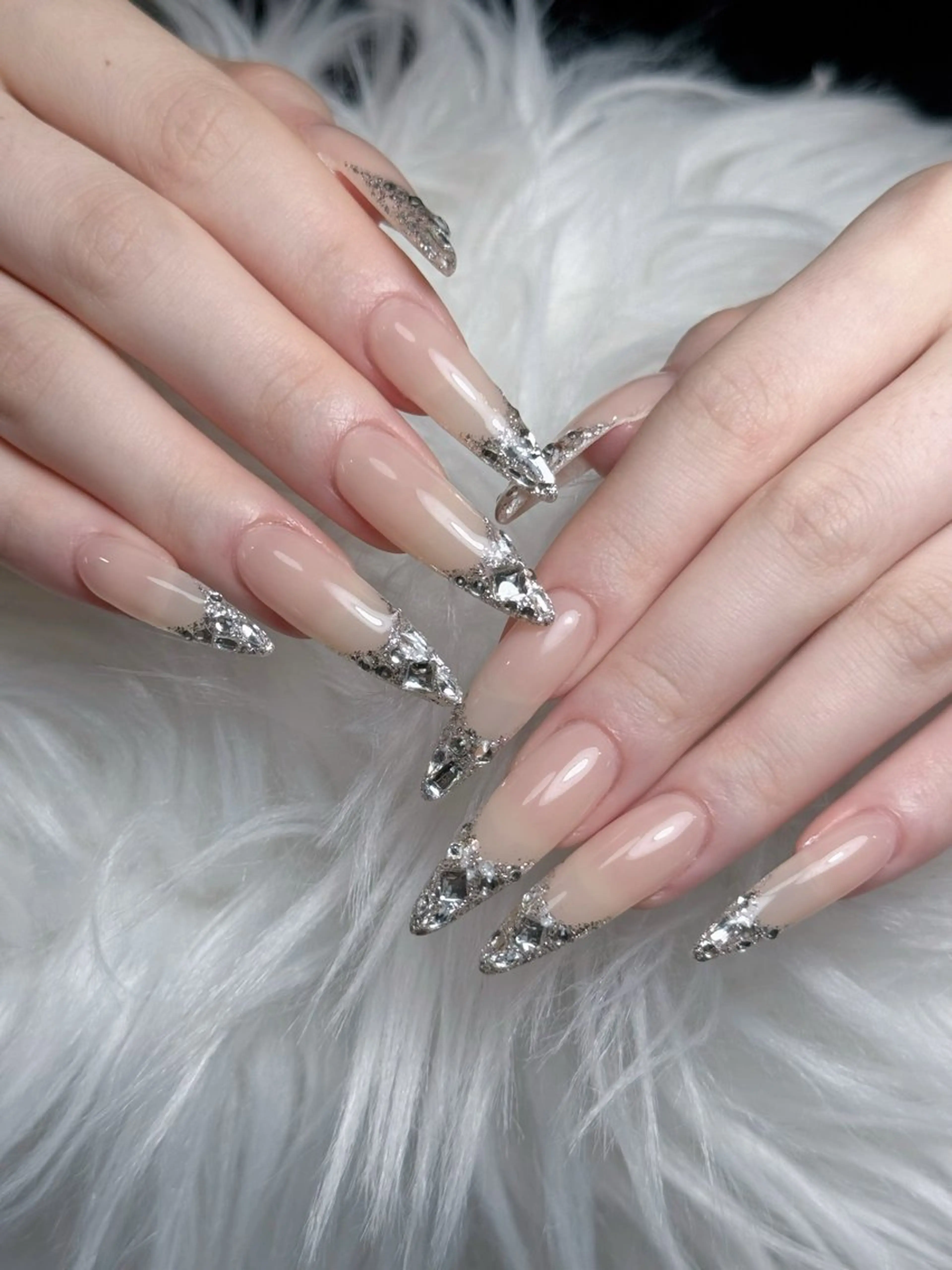 ネイル フレンチネイル ジェルネイル キラキラネイル 韓国ネイル マグネットネイル Julli NailStudioのネイルデザイン