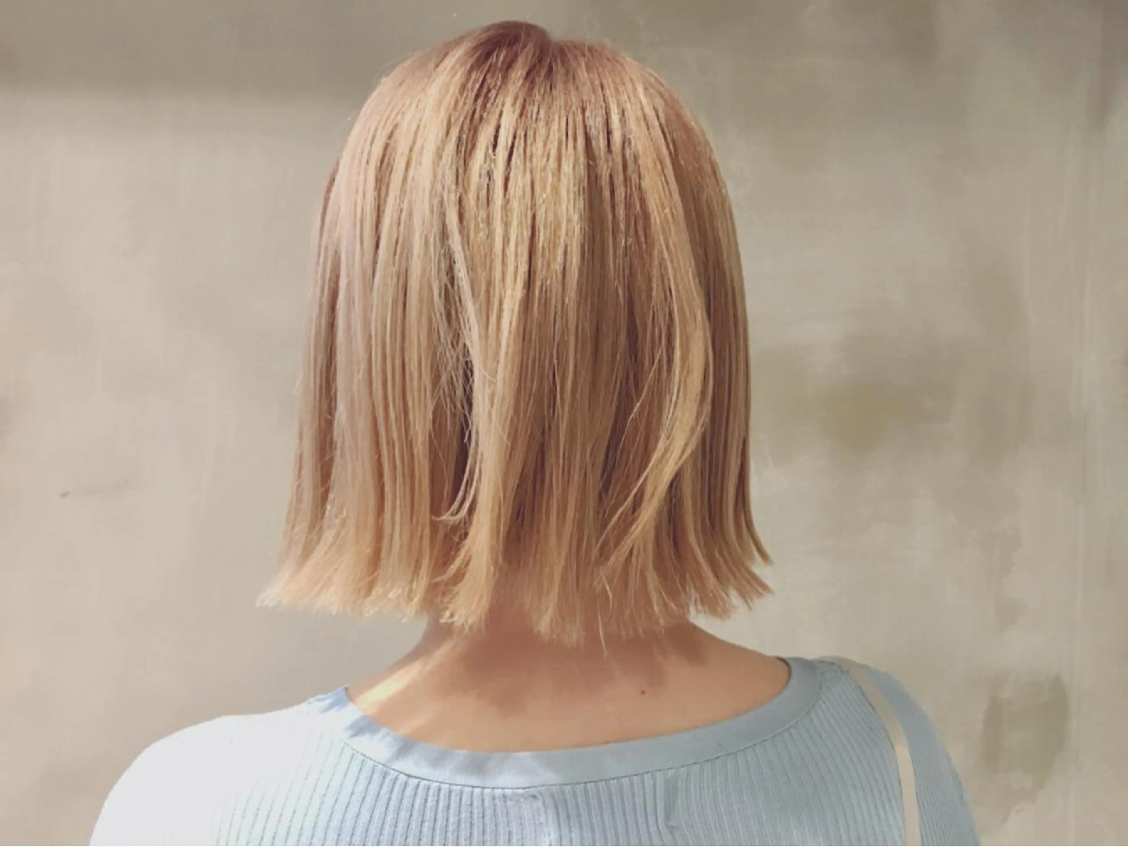 ミディアム カラー 透明感カラー ハイトーンカラー meuvle所属・今泉 冴理のヘアスタイル