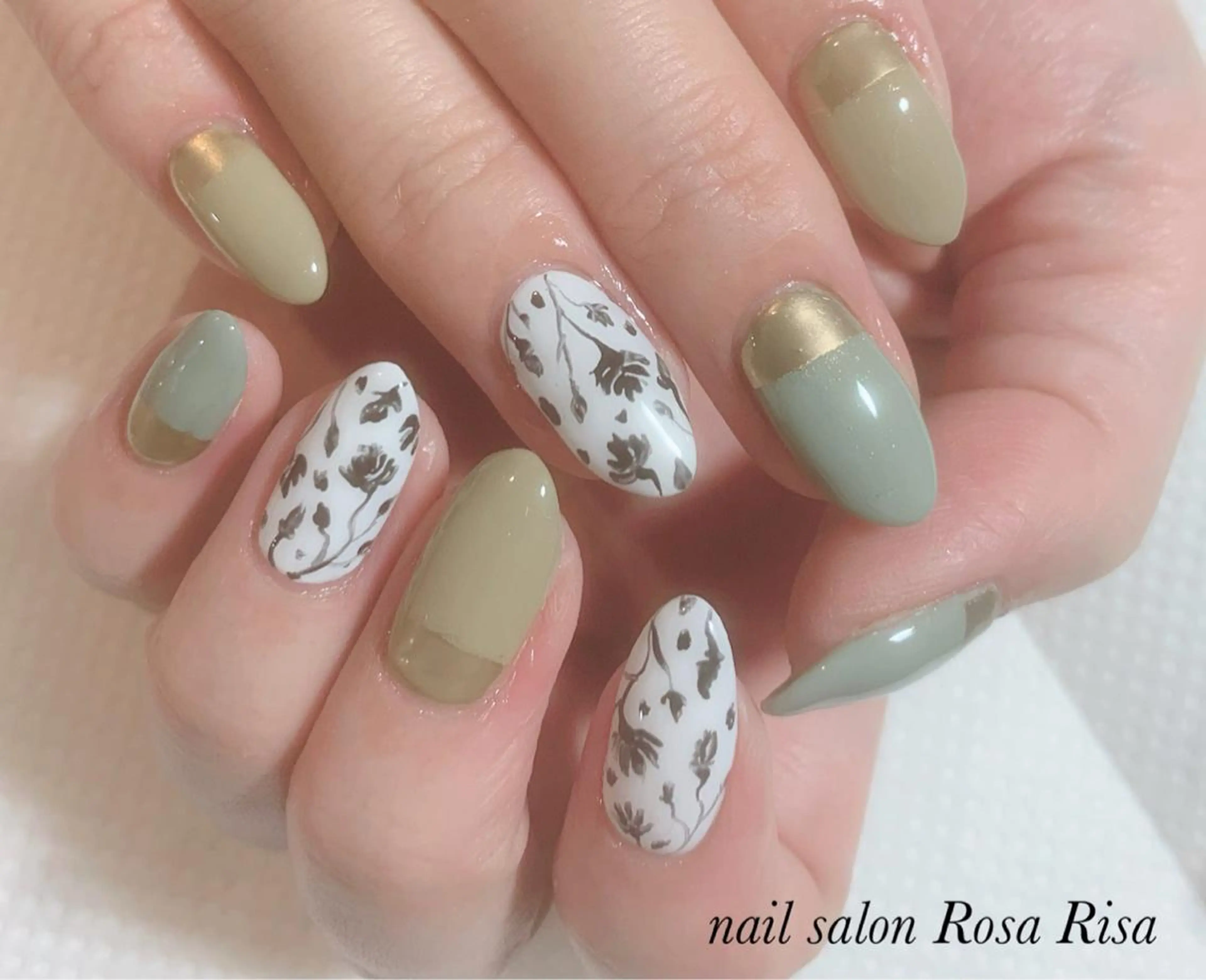 ミディアム ネイル ハンドネイル ネイルスタジオ シェイクユアハンズのネイルデザイン