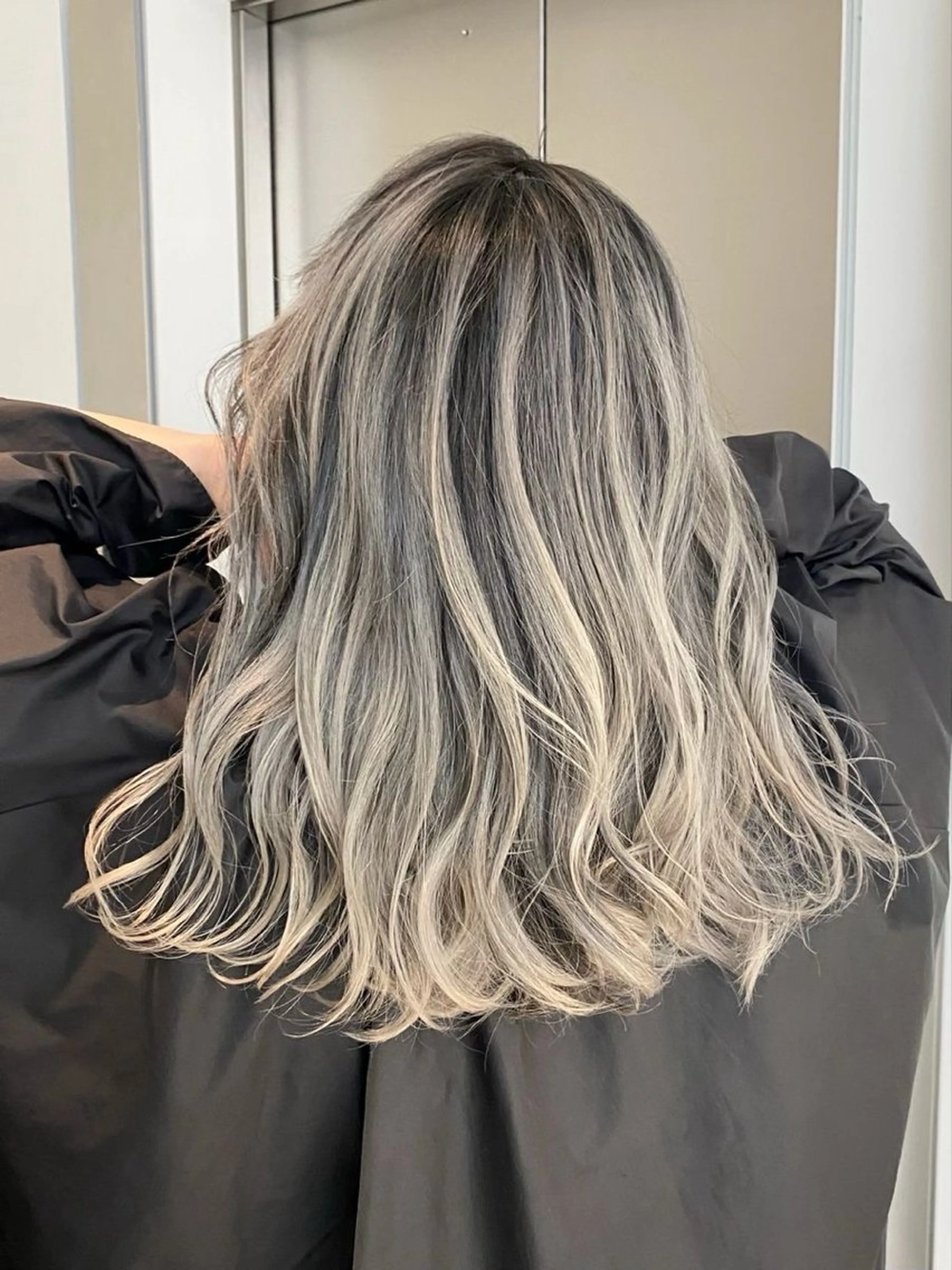 【🗽海外風バレイヤージュ・シャドールーツ🇺🇸】ブリーチカラー+カット+うる艶トリートメント🫧🫧の写真