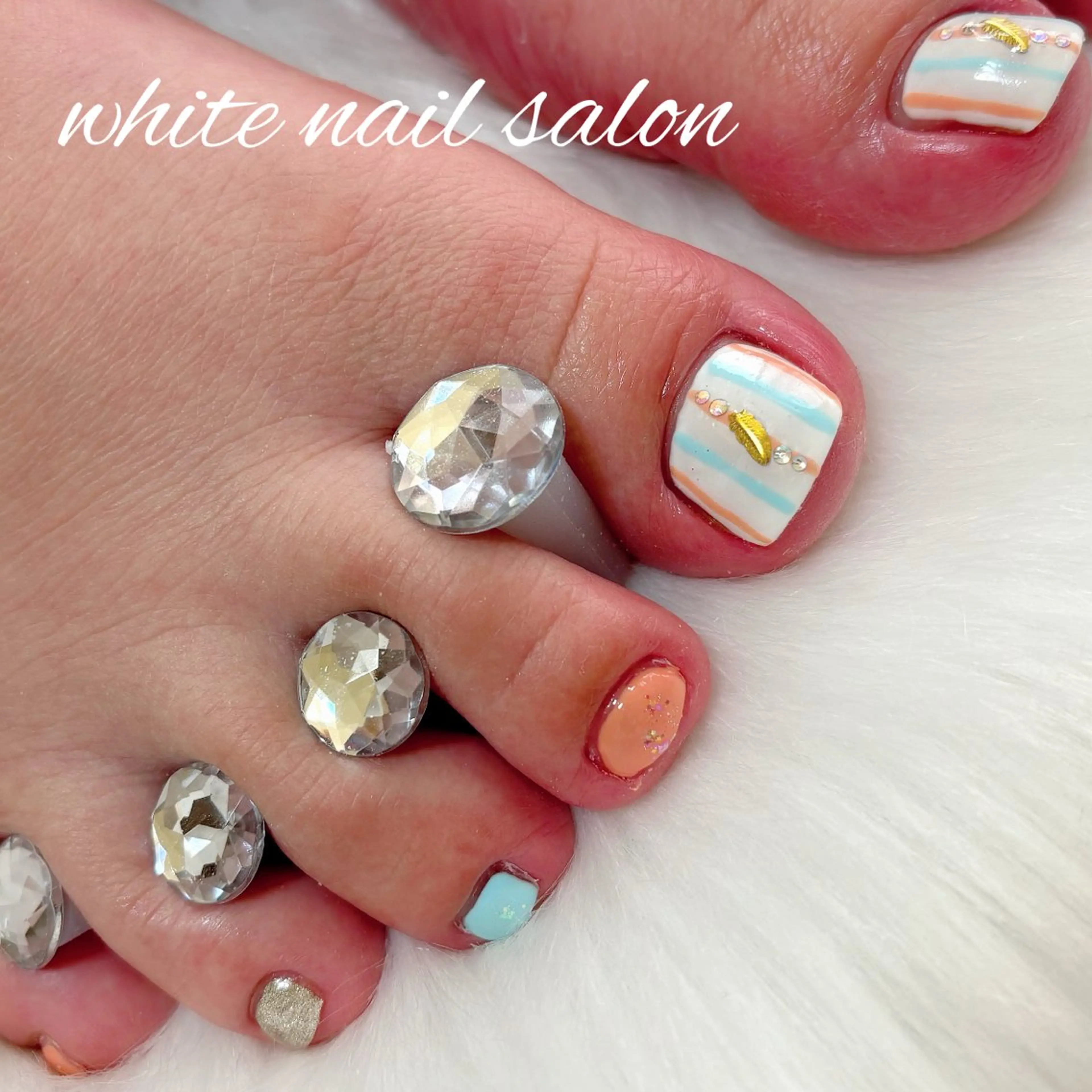 ネイル フットネイル ホワイト フットネイル white nail salonのネイルデザイン