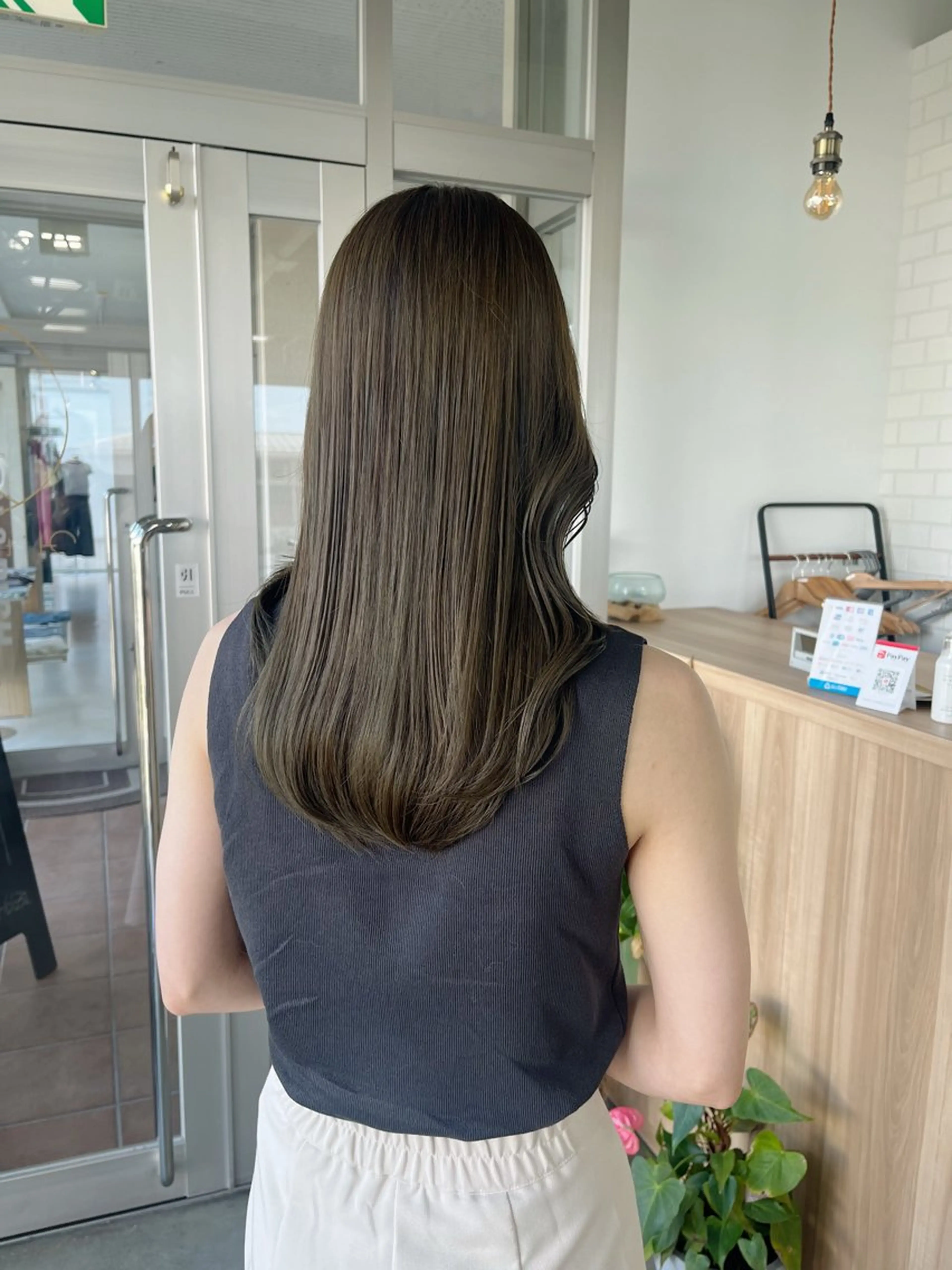 ミディアム 荒川泰輝/オリーブ カラー/透明感カラーのヘアスタイル