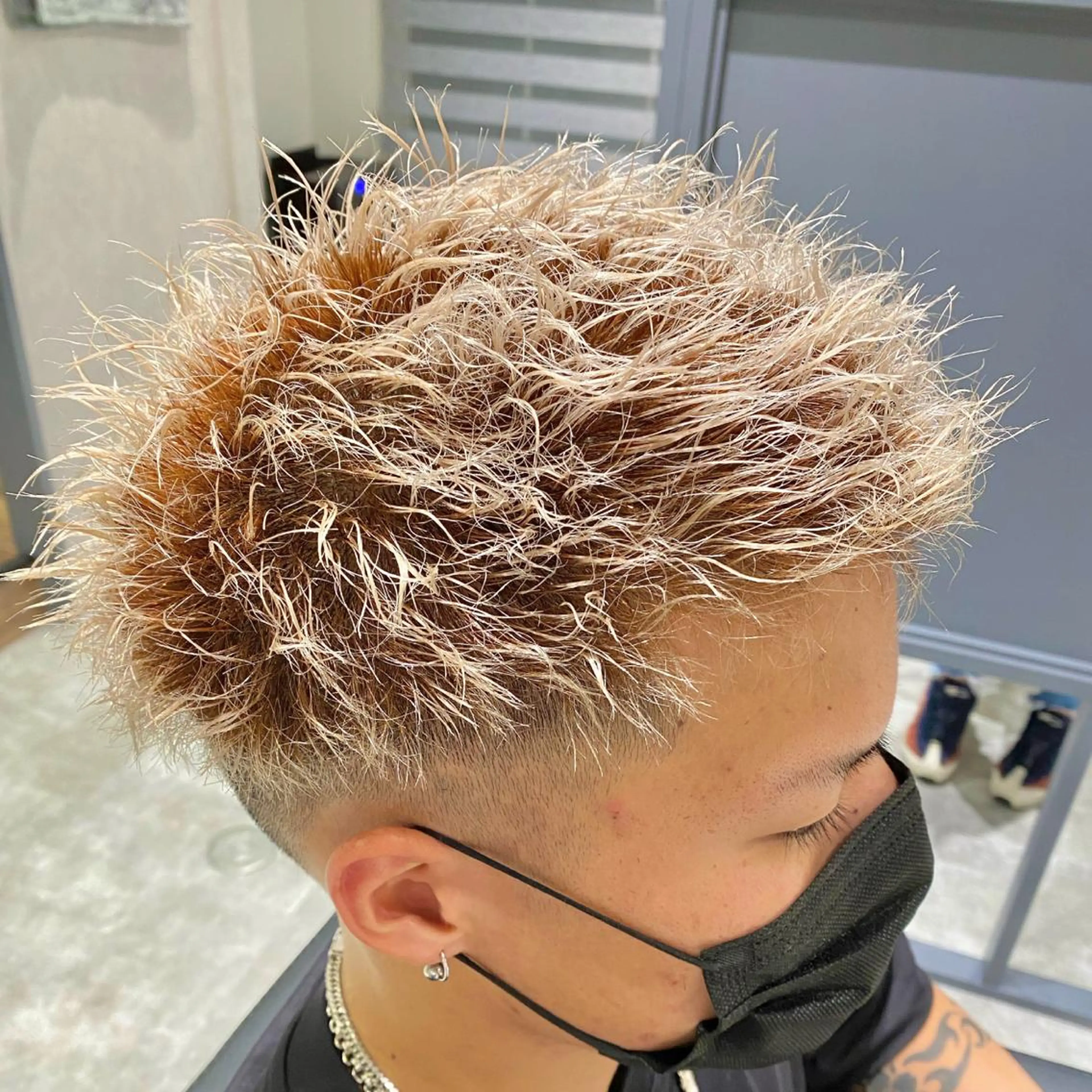 パーマ メンズ メンズブリーチ メンズパーマ esu心斎橋所属・esu☀️勇美☀️ 髪質改善ストレートのヘアスタイル