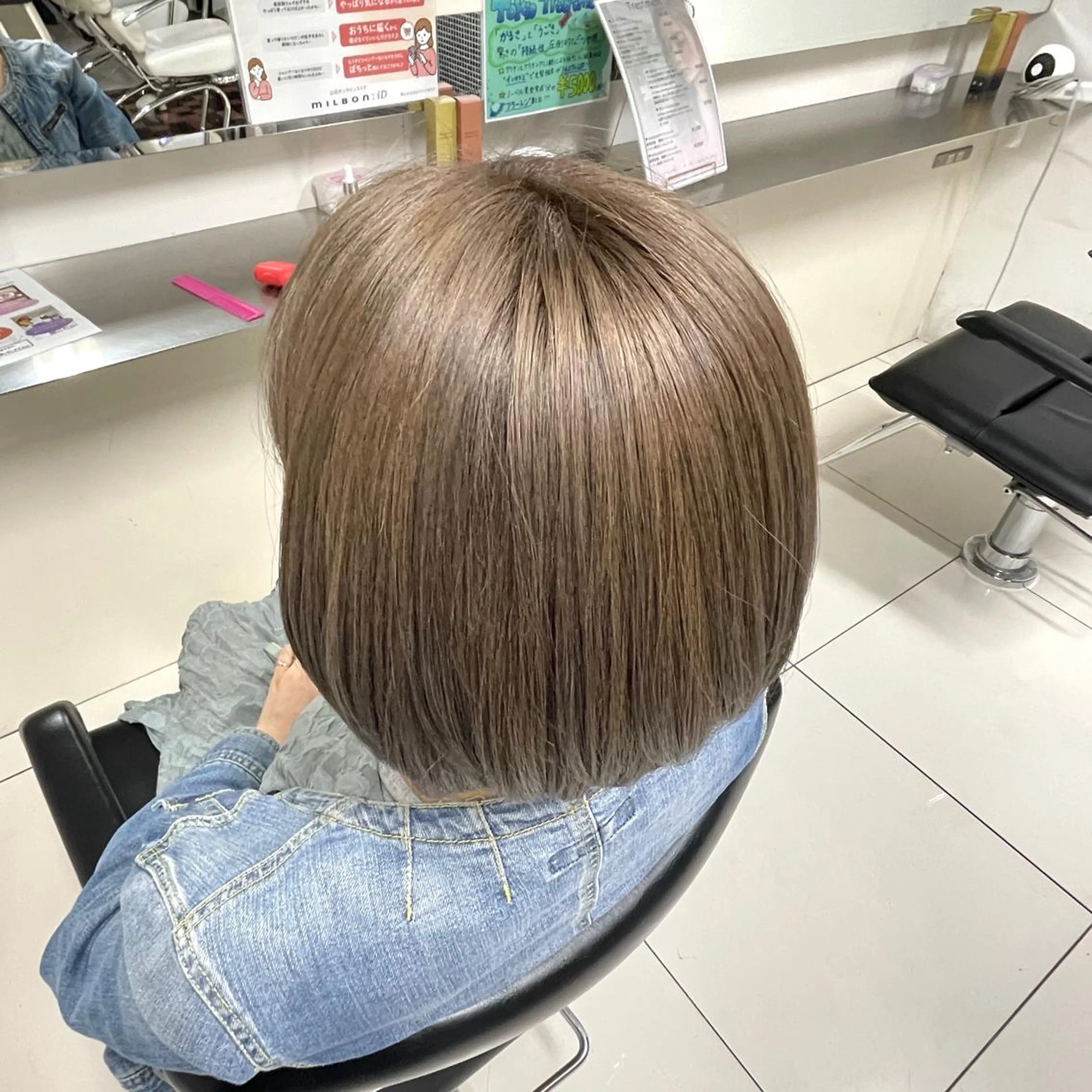 ショート カラー ヘアカラー ブリーチ/ヘアセット 【𝙍𝙞𝙣𝙤】のヘアスタイル