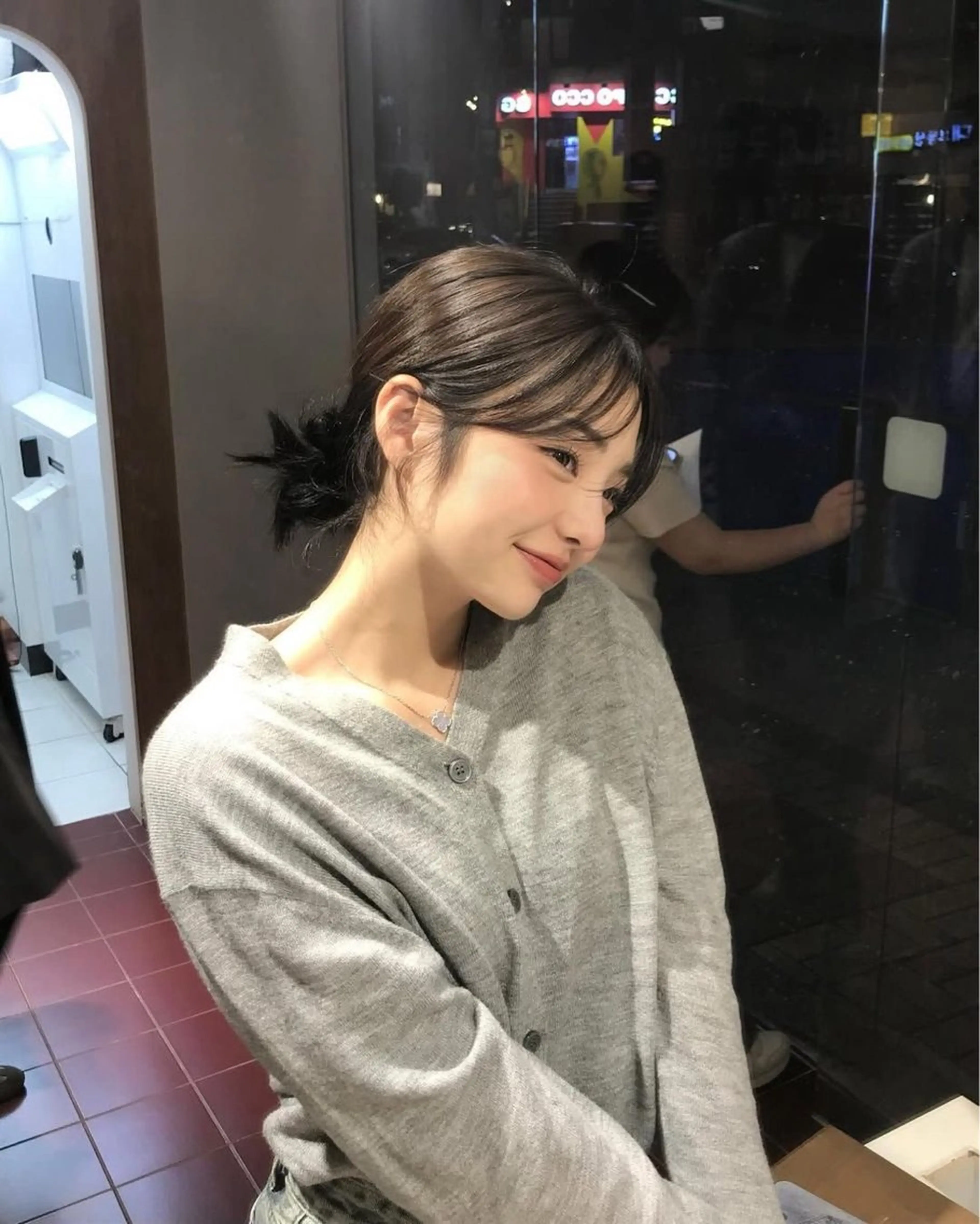 セミロング カラー カット ヘアカラー トリートメント 莉乃/縮毛矯正/髪質 改善/艶カラーのヘアスタイル