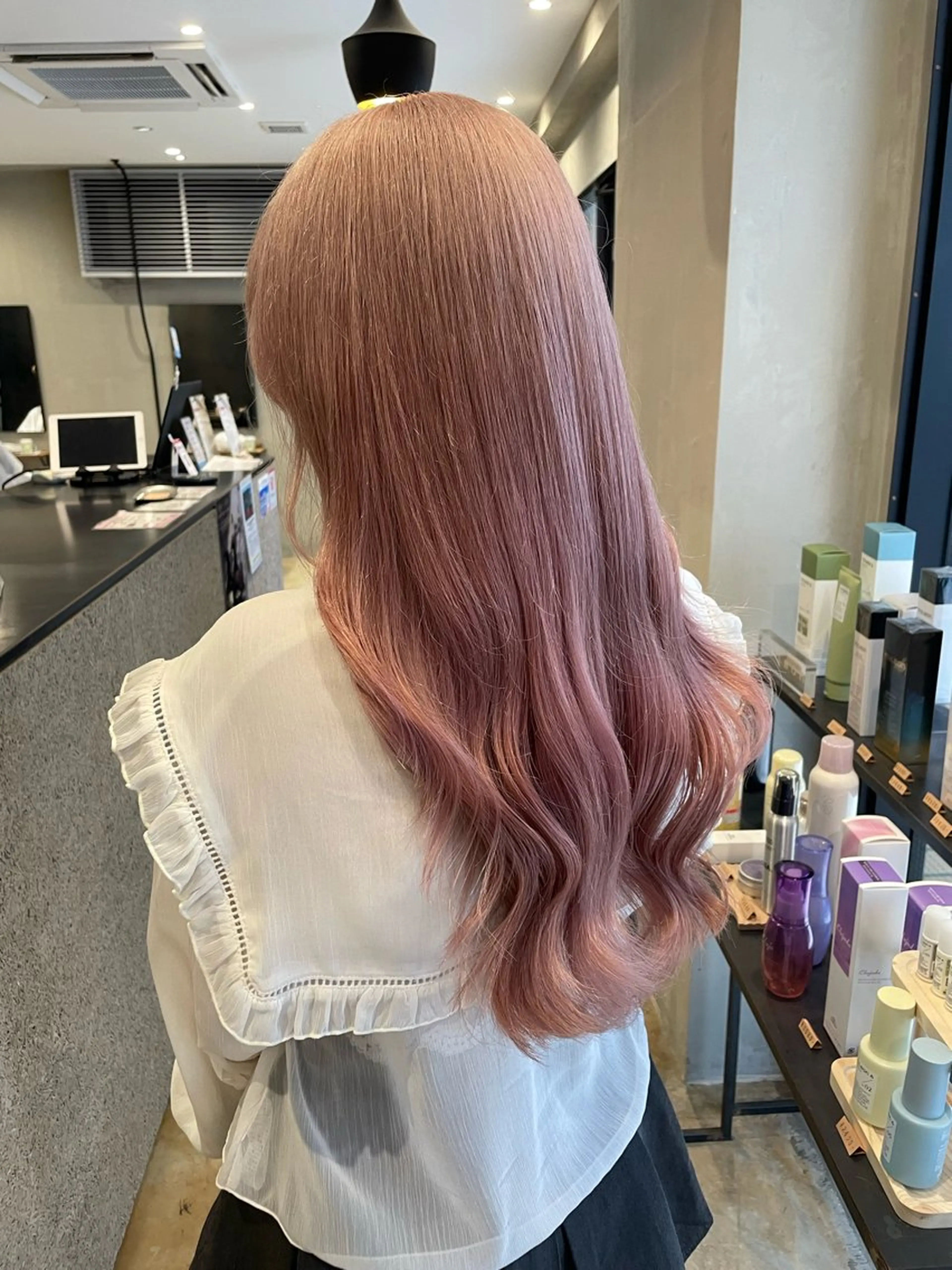 ロング カラー ブリーチ 博多/ブリーチ/レイ ヤーカット/莉子のヘアスタイル