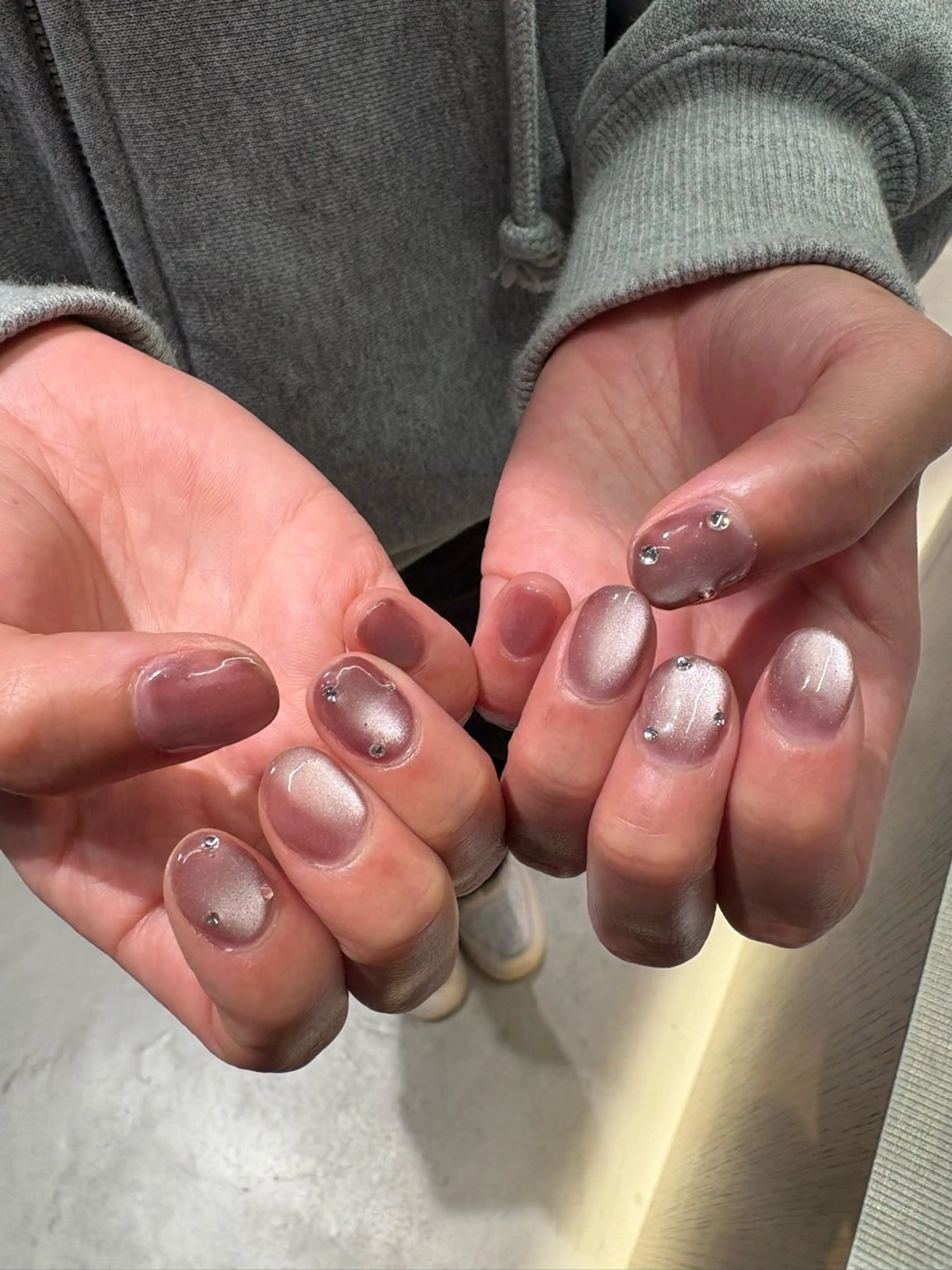 ネイル ストーンネイル ワンホンネイル ハンドネイル Hijiri 🦋🫧のネイルデザイン