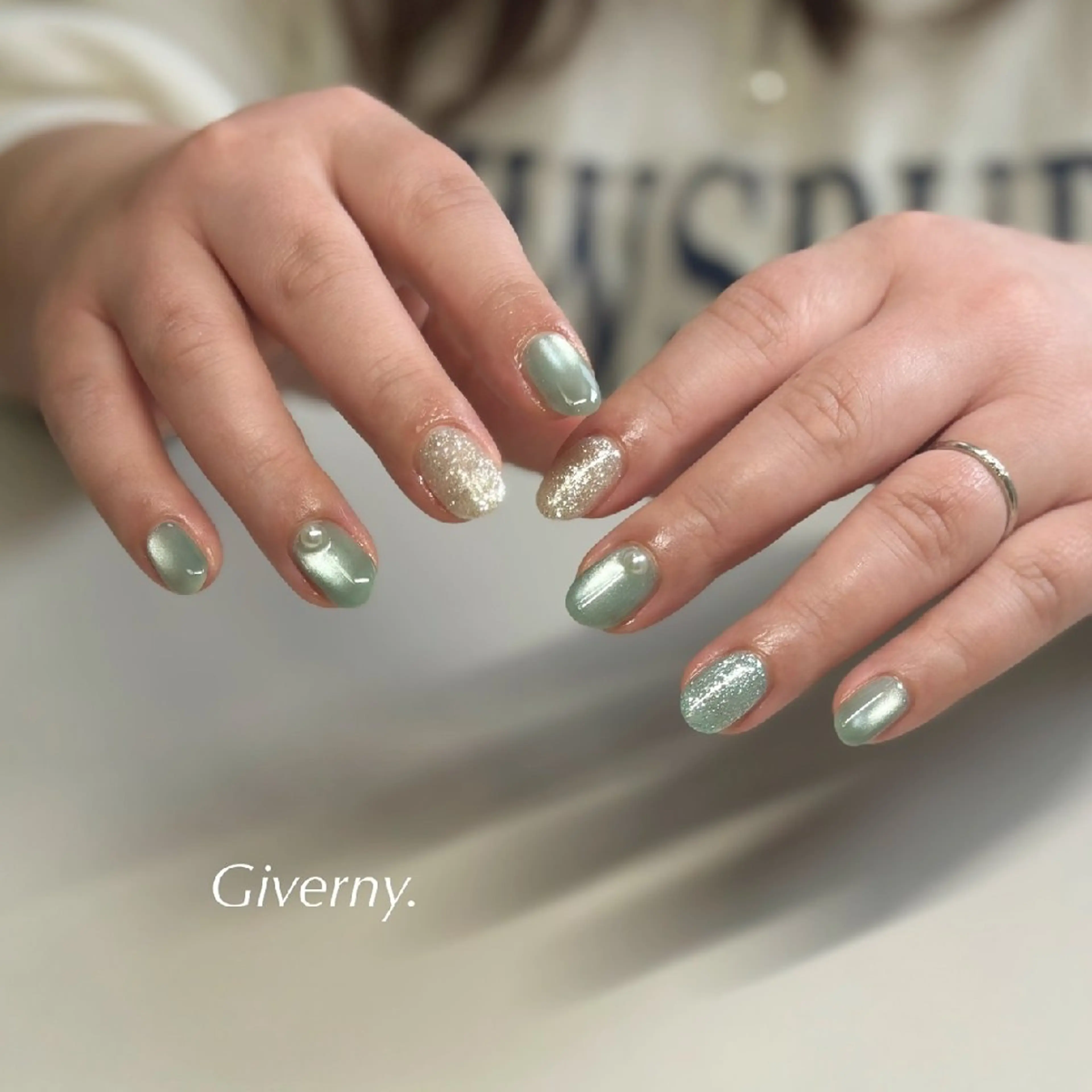 ネイル フラッシュネイル キラキラネイル マグネットネイル ハンドネイル Giverny .のネイルデザイン