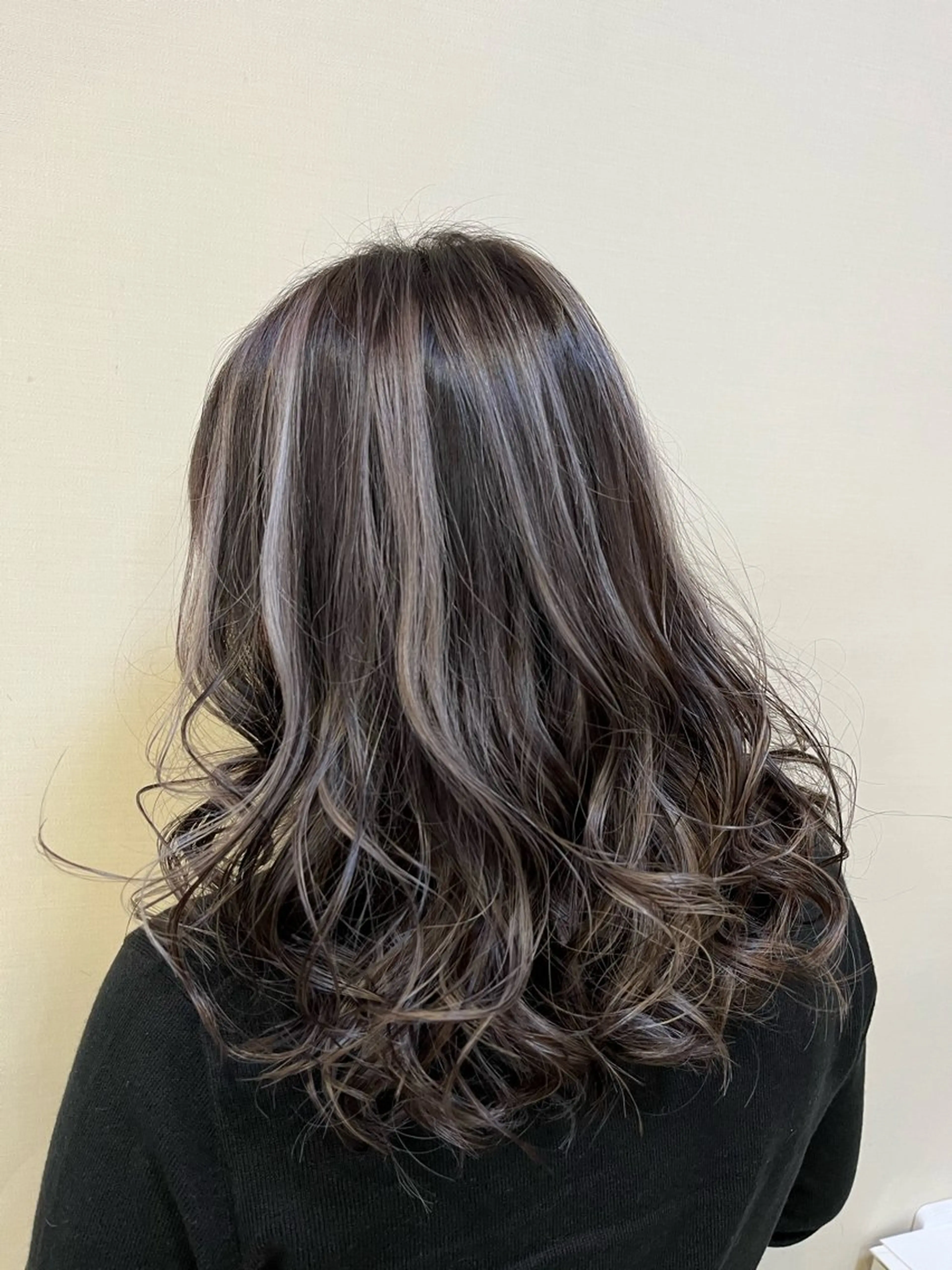 セミロング TELAHAIR 副代表　石川篤史のヘアスタイル