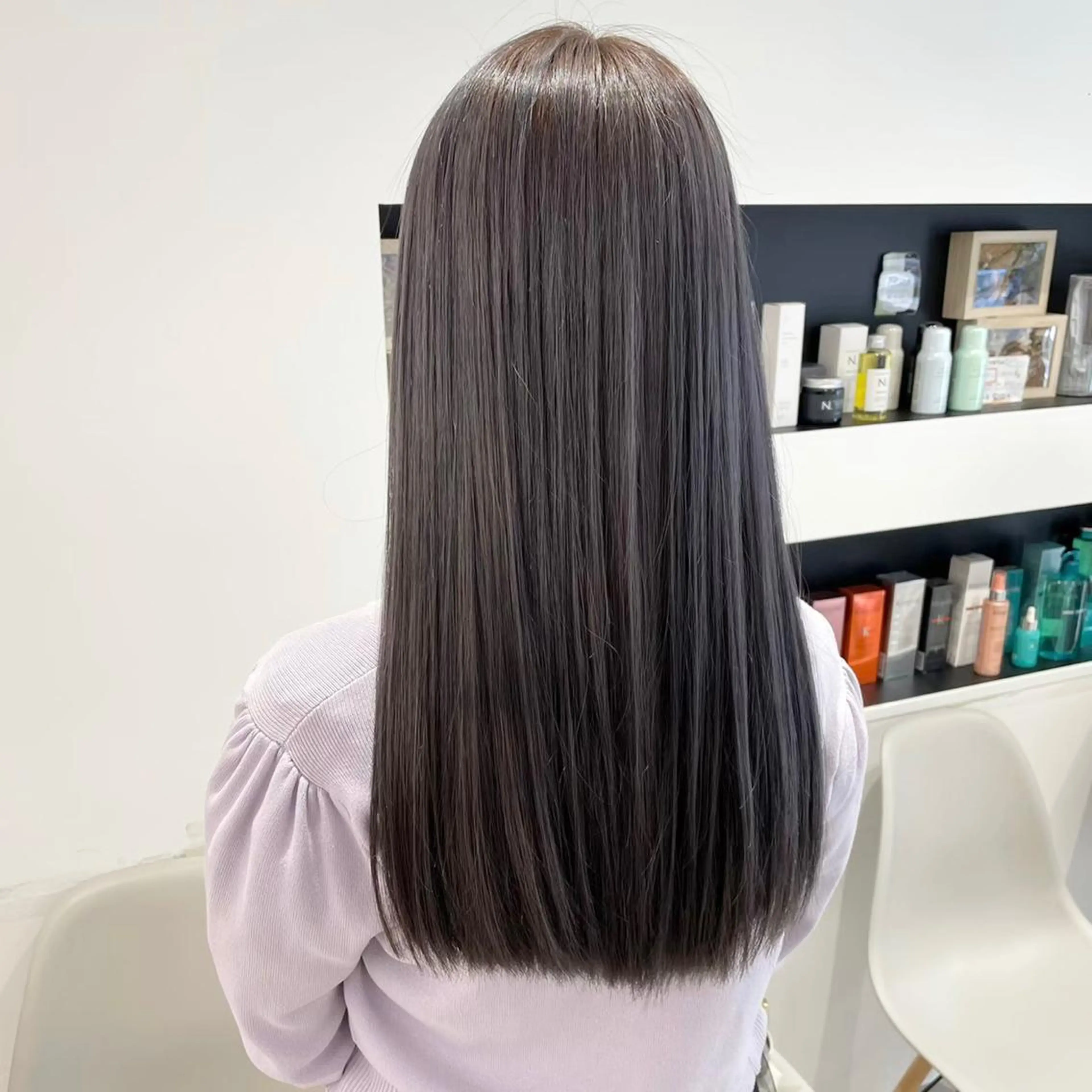 ミディアム カラー グレージュ mona/ ストレートスタイル✨のヘアスタイル