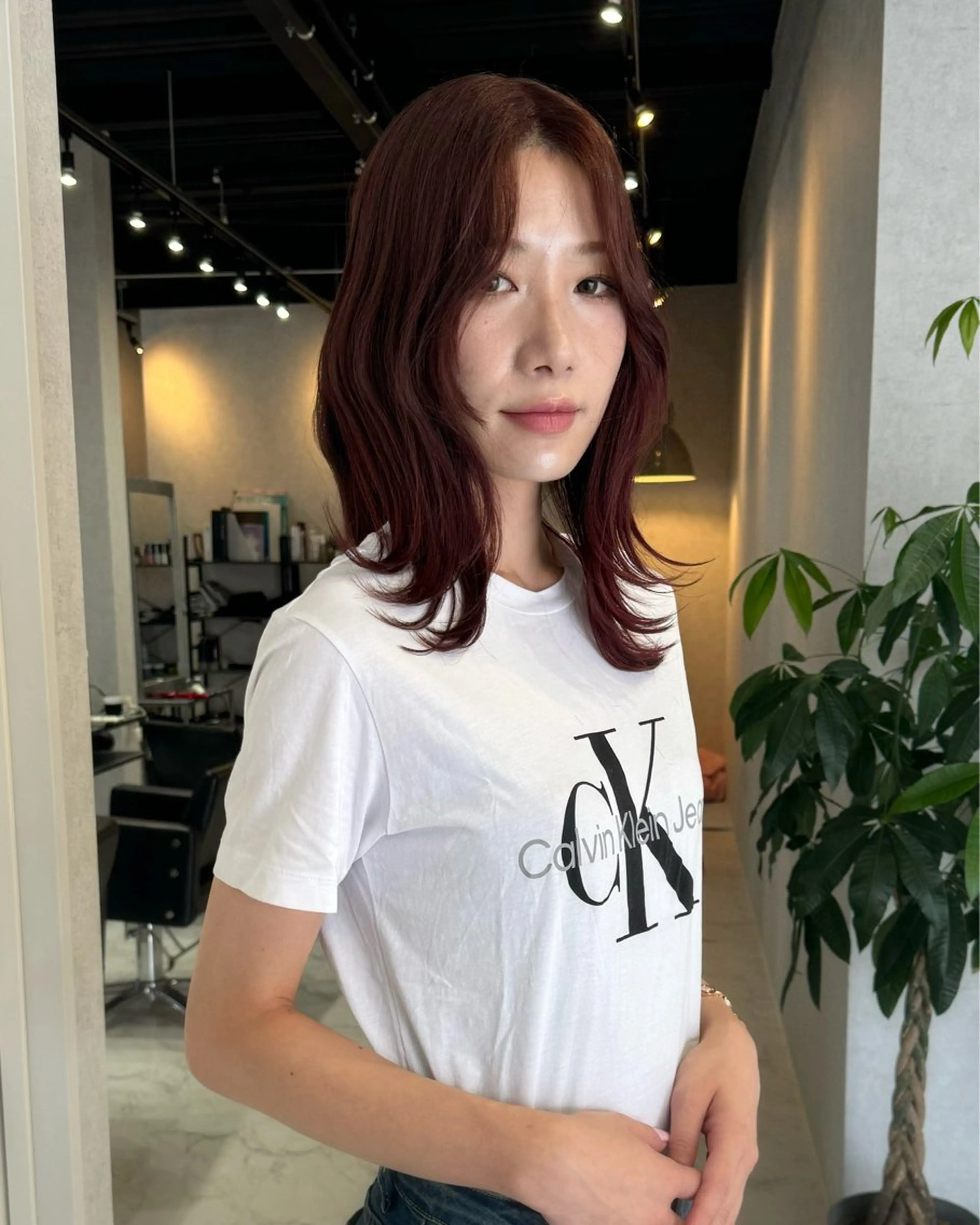 ミディアム カラー ヘアアレンジ バレイヤージュ ブリーチ ダブルカラー ハイライトカラー ハイトーンカラー カット アンドウ ユウ/ レイヤーカット/韓国のヘアスタイル