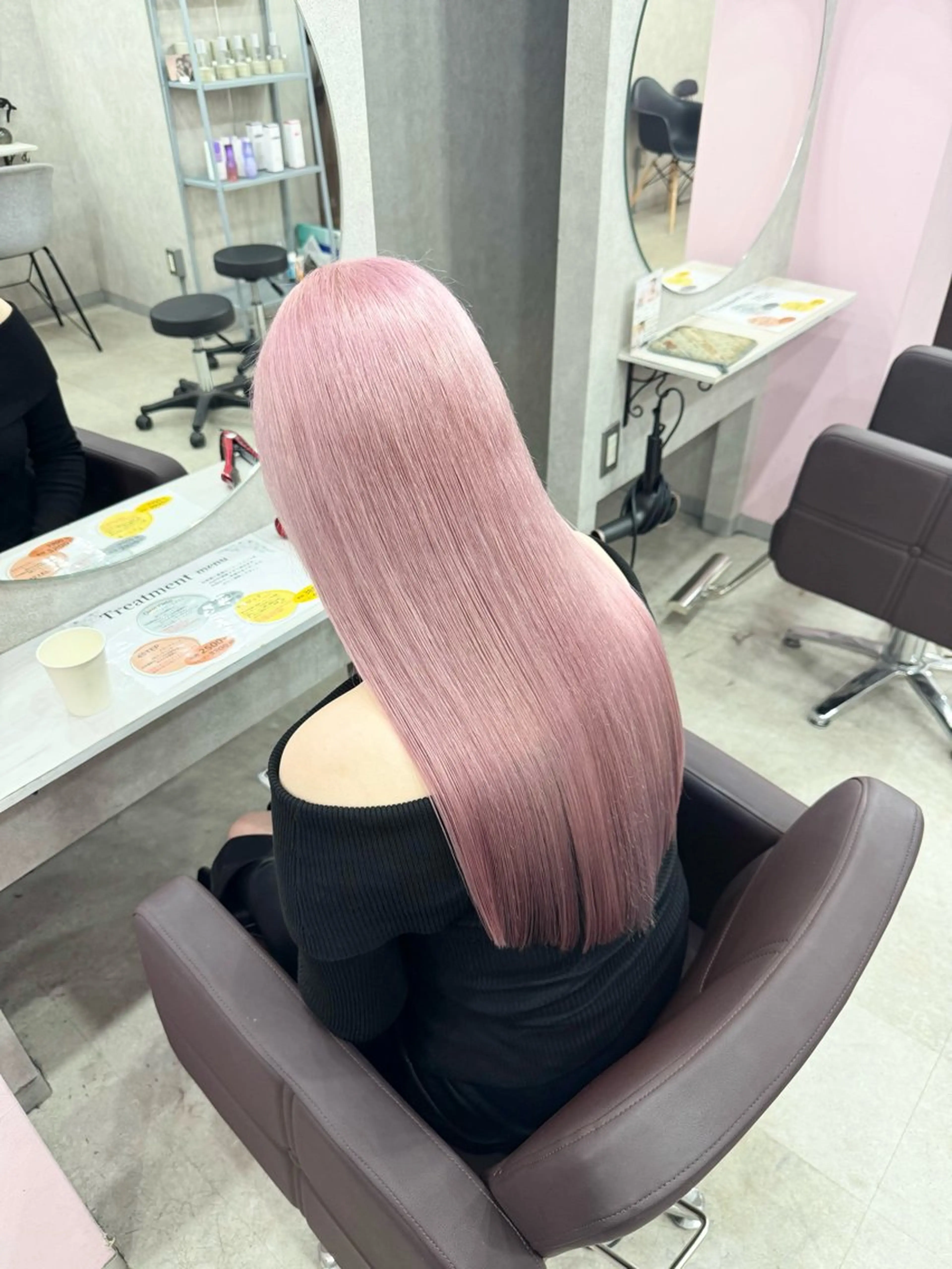 カラー ブリーチ ピンクカラー ホワイトピンク ピンク率90%🎀× 肌映えカラー小川新大のヘアスタイル