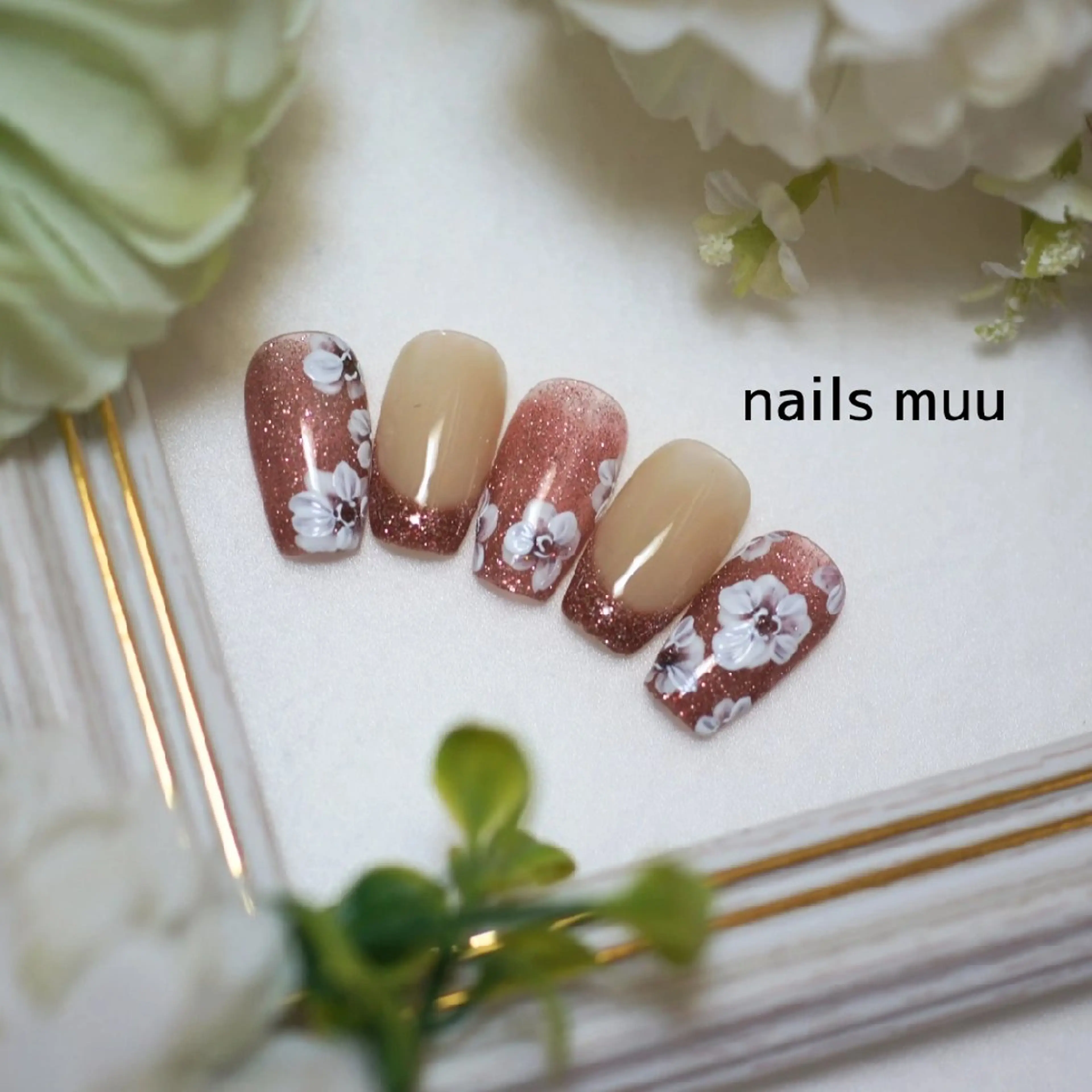 ネイル アートネイル フラッシュネイル フラワーネイル フレンチネイル ラメ(グリッター) ハンドネイル nails muu まゆのネイルデザイン