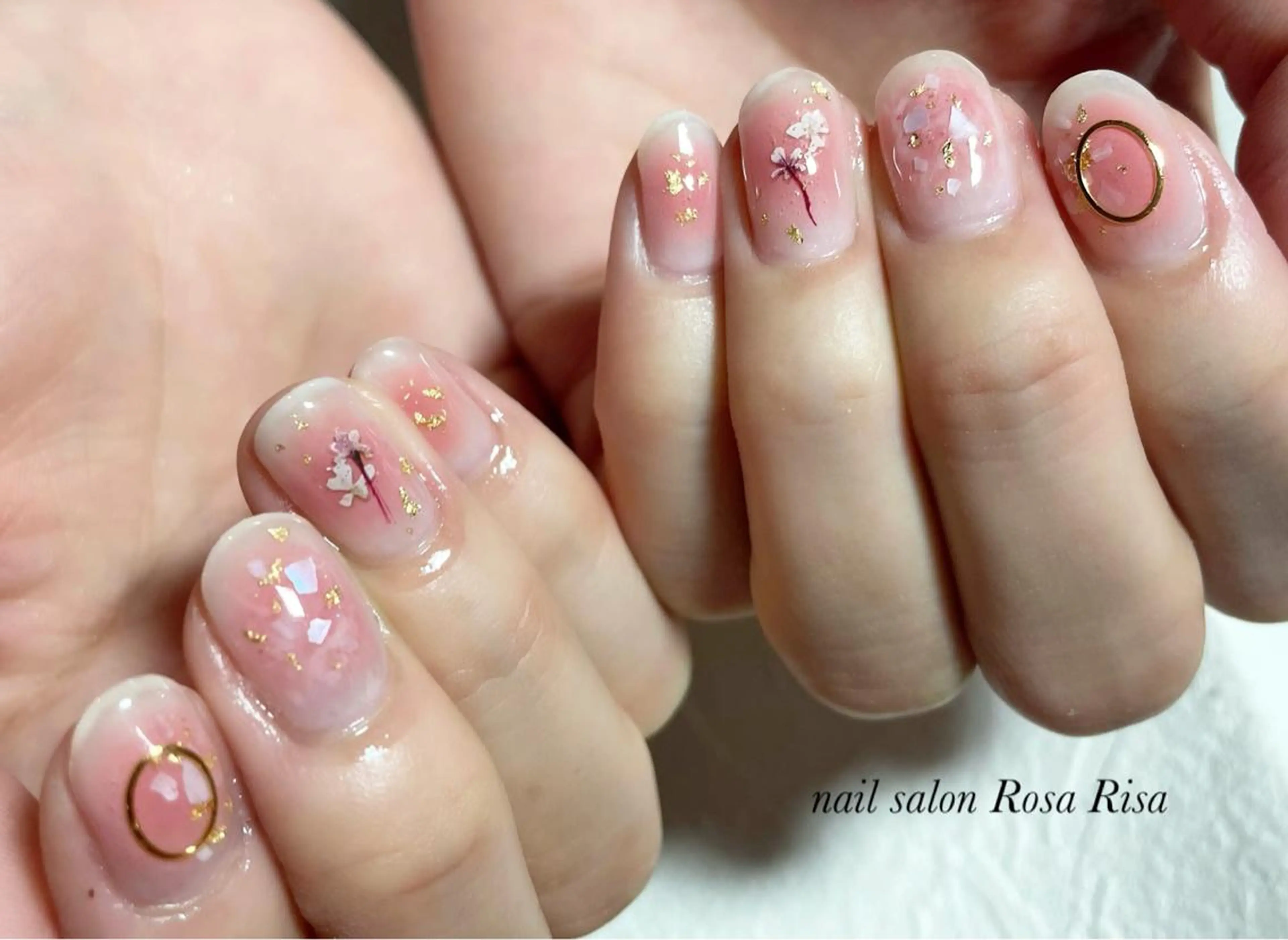ショート ネイル チークネイル 春ネイル ハンドネイル ネイルスタジオ シェイクユアハンズのネイルデザイン