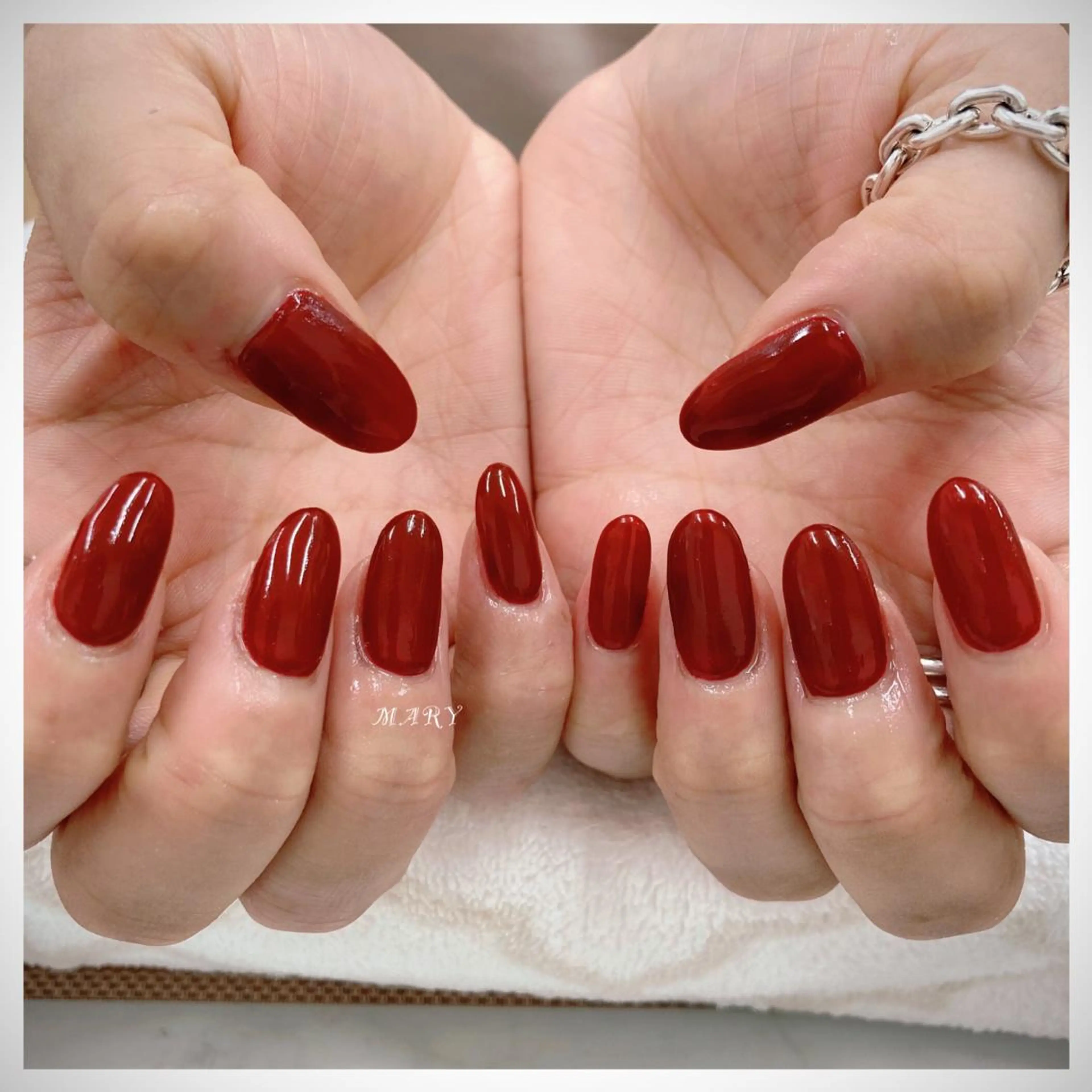 ネイル ボルドー ロングネイル ニュアンスネイル オフィスネイル ワンカラーネイル ハンドネイル Mary nail所属・Mary nail .narumiのネイルデザイン