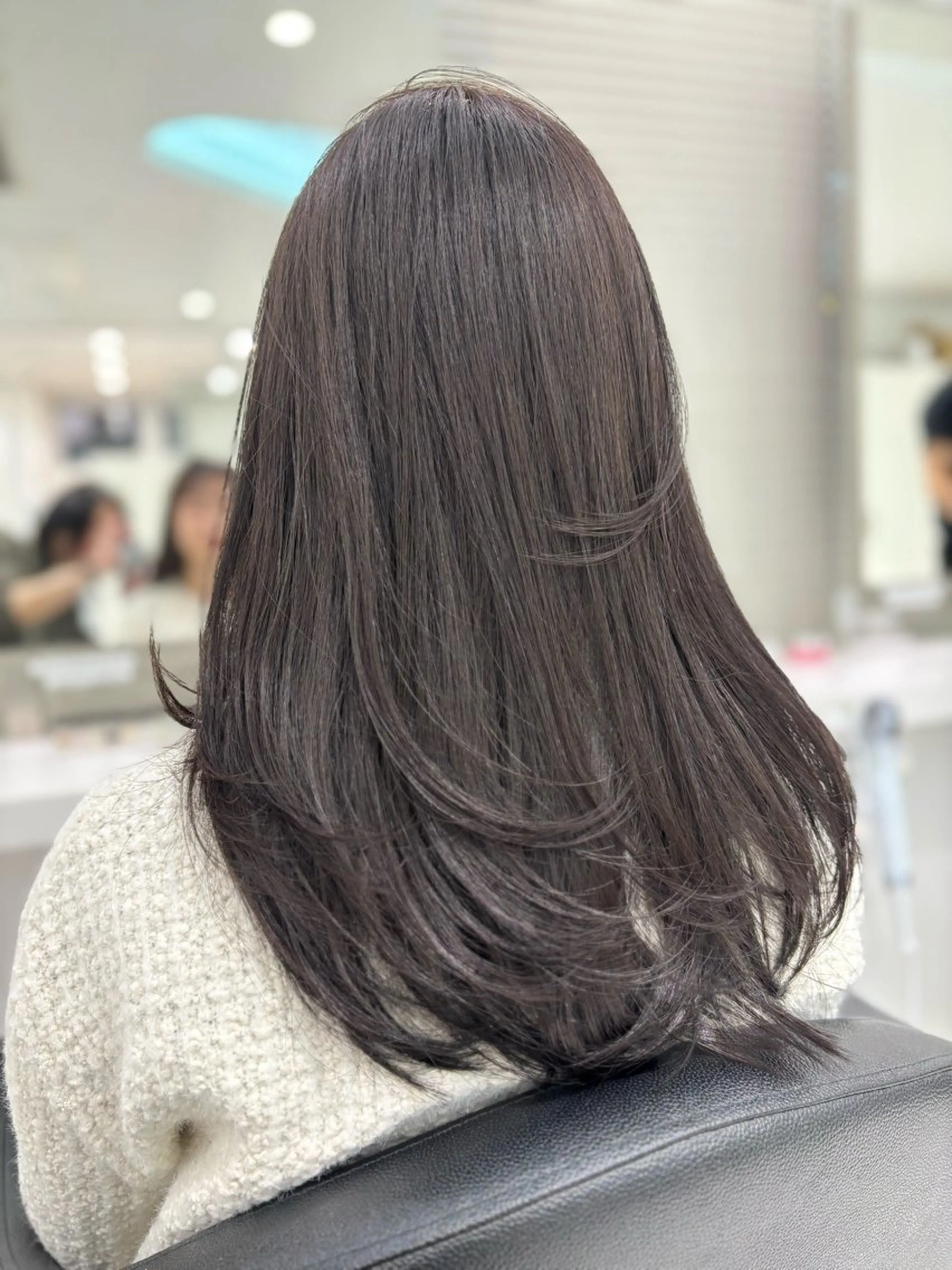 ロング カラー ヘアカラー トリートメント ヘッドスパ ヘアセット 流行りの透明感カラー ×縮毛矯正🤍ユウのヘアスタイル