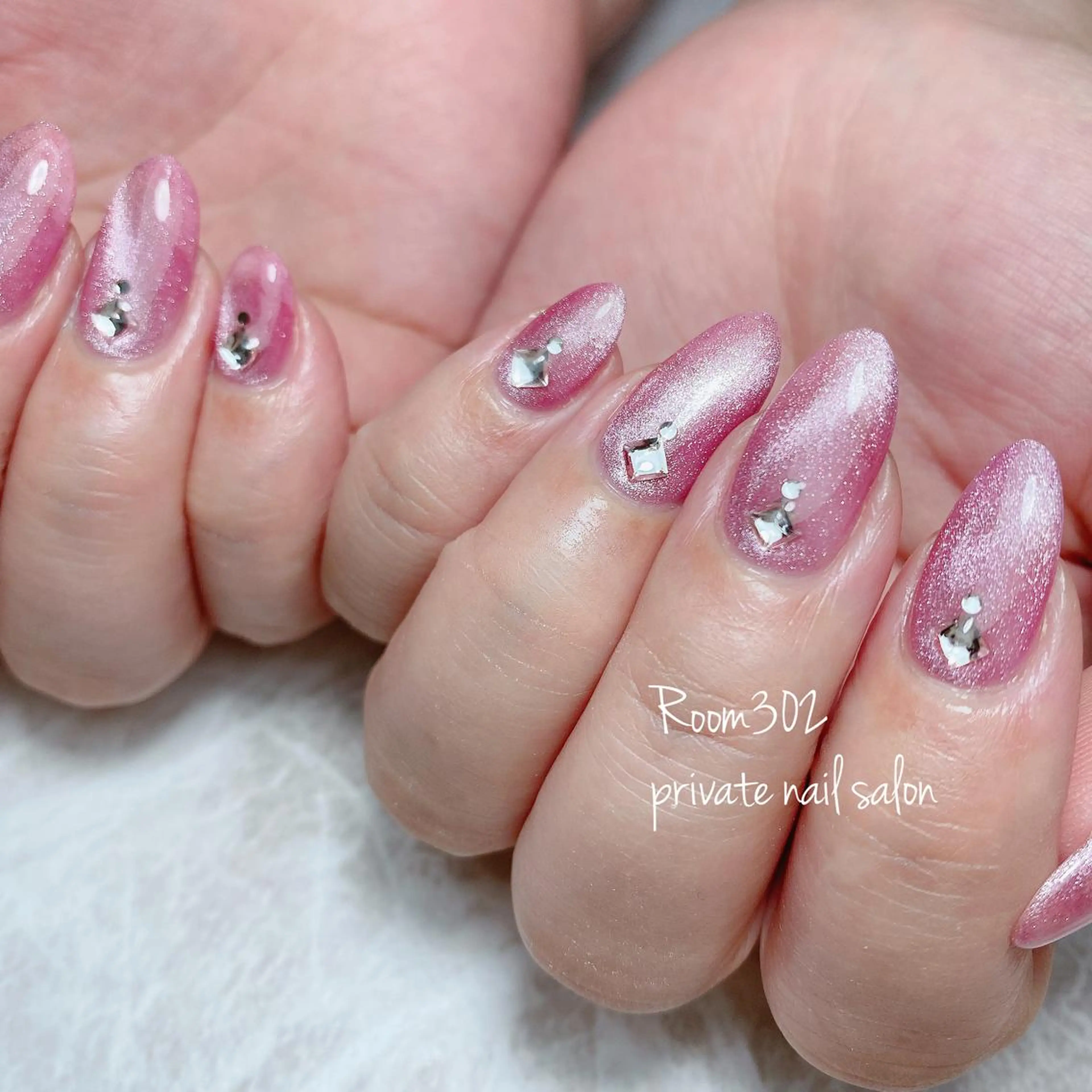 ネイル マグネットネイル Room 302のネイルデザイン