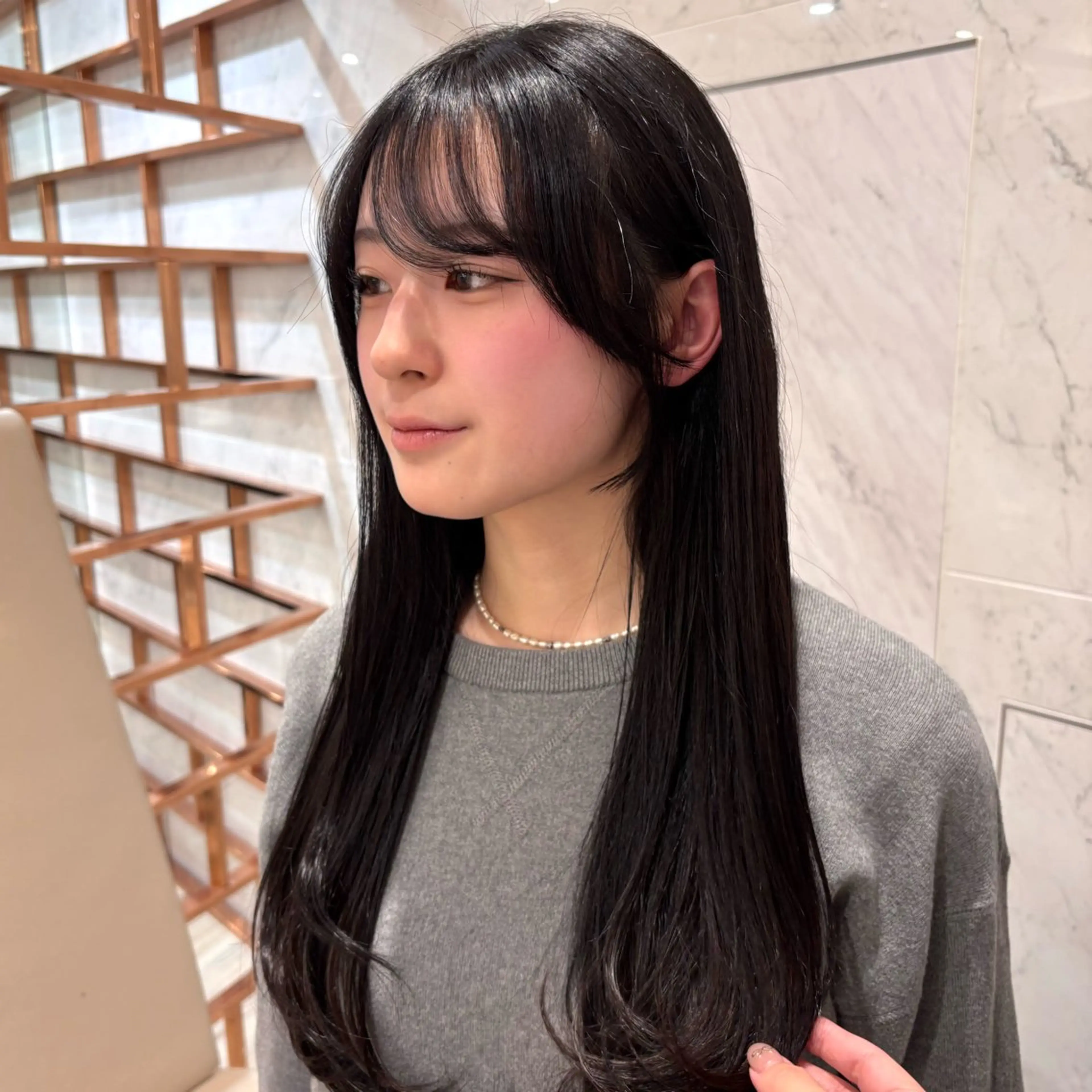 ロング カラー 顔周りカット レイヤーカット ローレイヤー カット ヘアカラー かどたはるな レイヤー/パーマのヘアスタイル