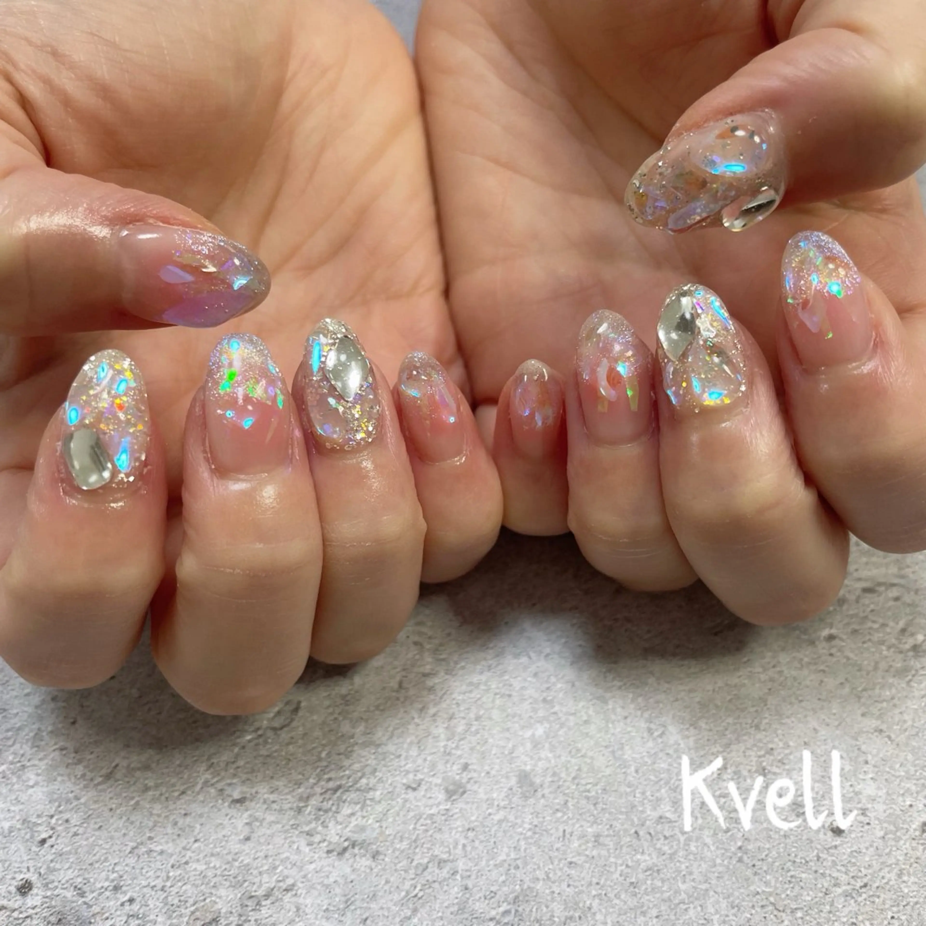 ネイル オーロラネイル ハンドネイル nail salon  Kvell所属・nailsalon Kvellのネイルデザイン