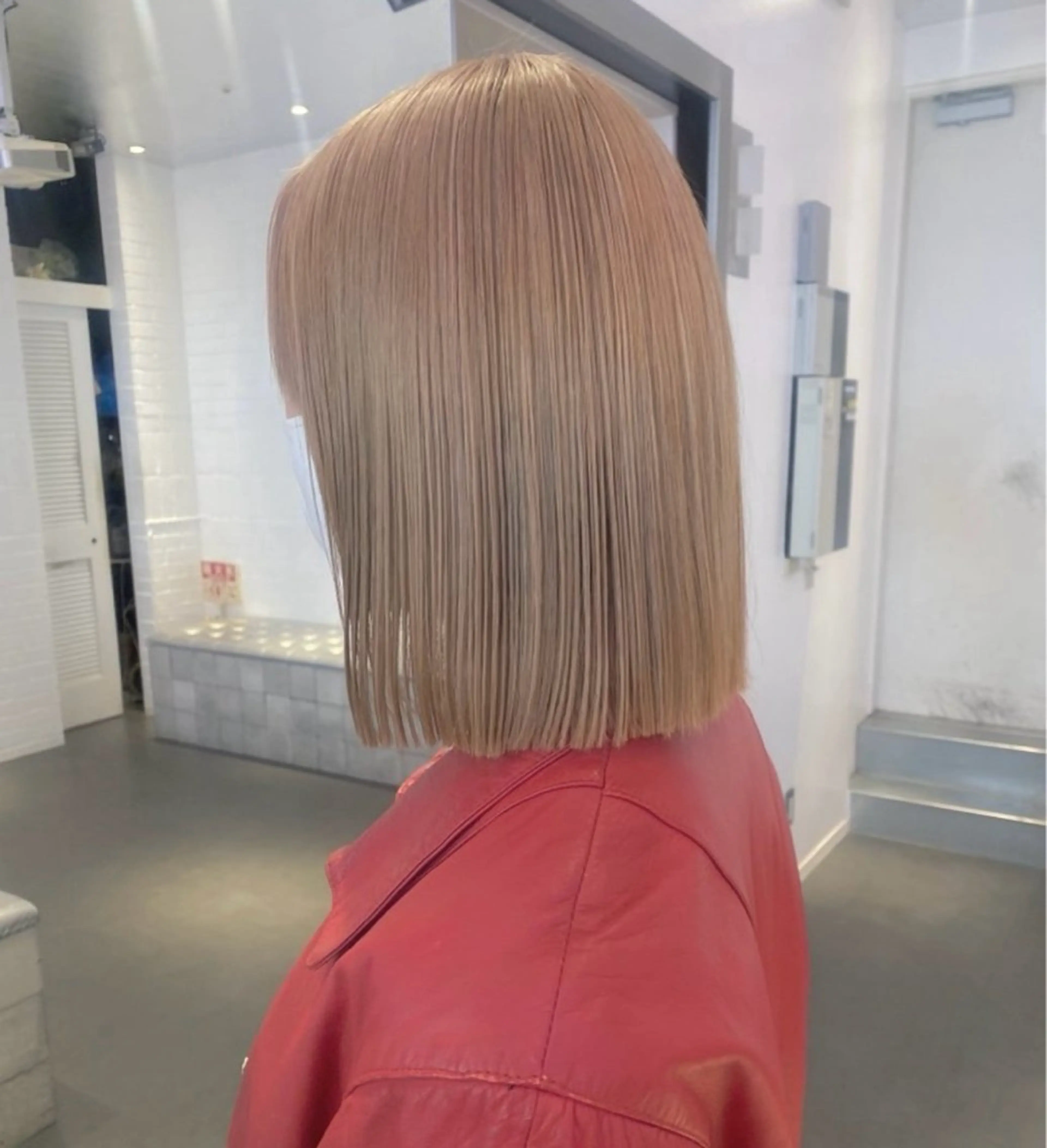 カラー ヘアカラー トリートメント ブリーチカラー×艶 🍨mihoのヘアスタイル