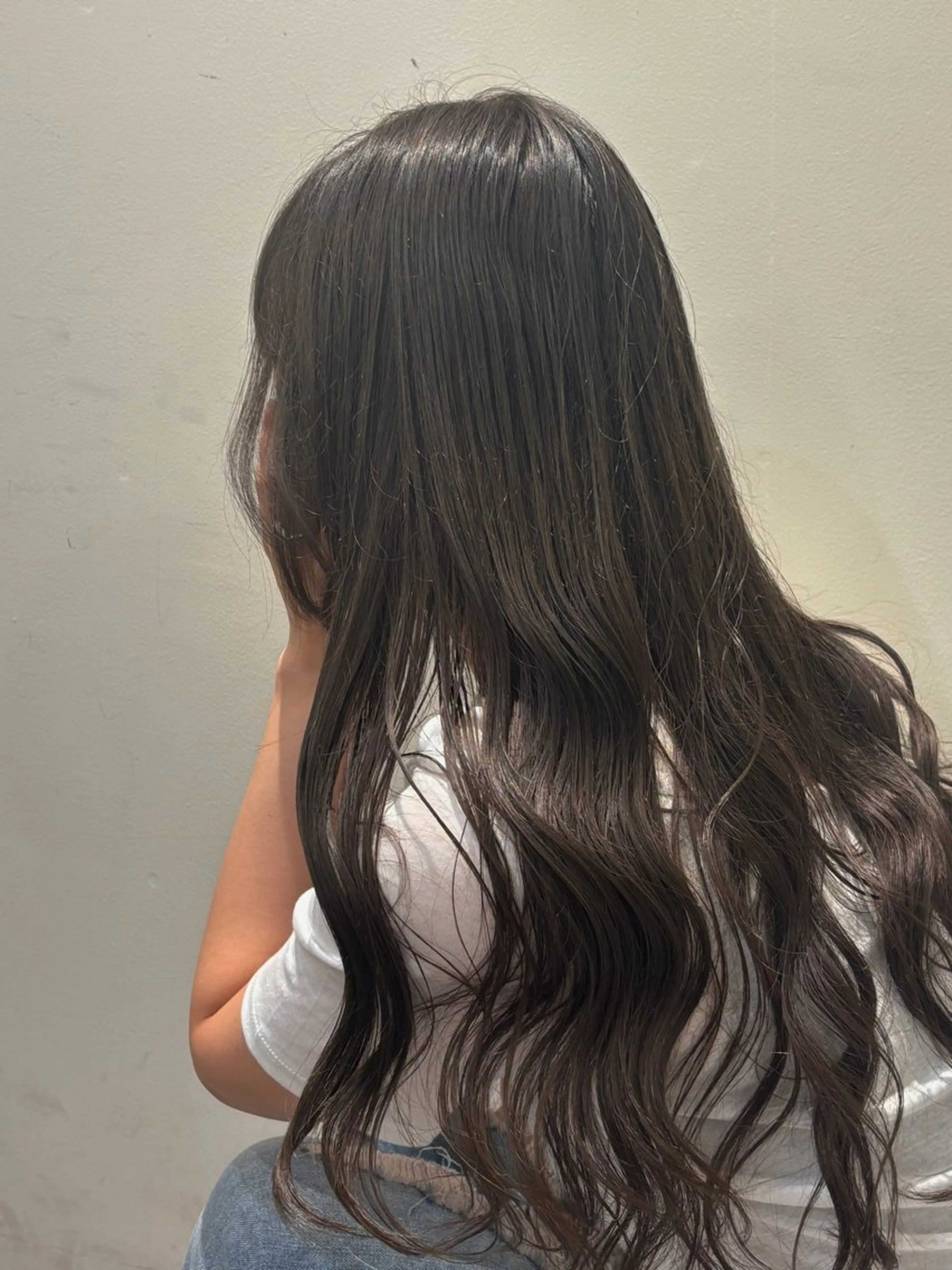 ロング カラー グレージュ オリーブグレージュ オリーブグレー カット ヘアカラー トリートメント 大船/ハイライト Kananiのヘアスタイル