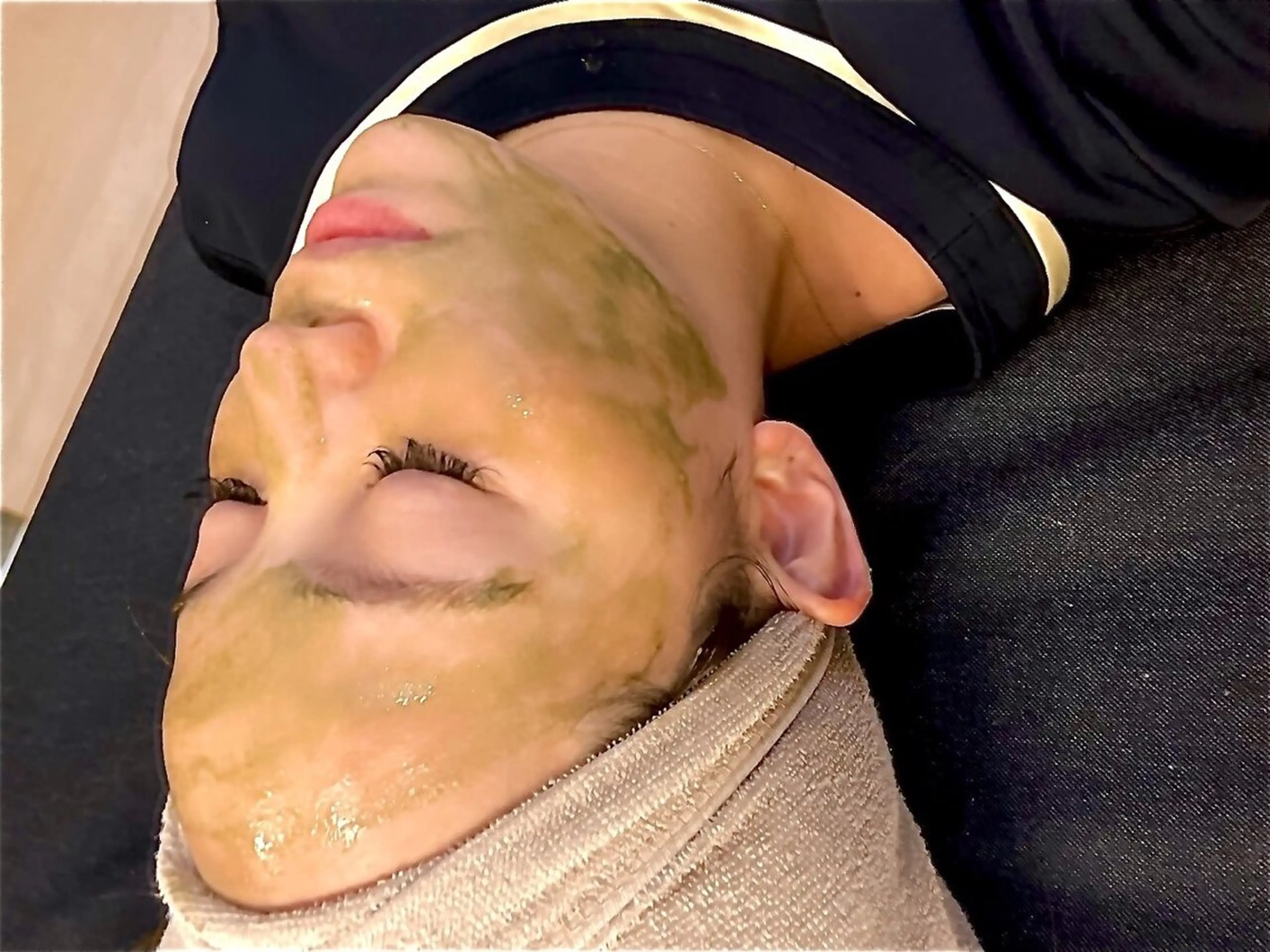 【毛穴ケア】《特許取得ハーブピーリング＋美容液＋パック》¥15,000→¥7,900 剥離なしダウンタイムなし🌿✨️の写真