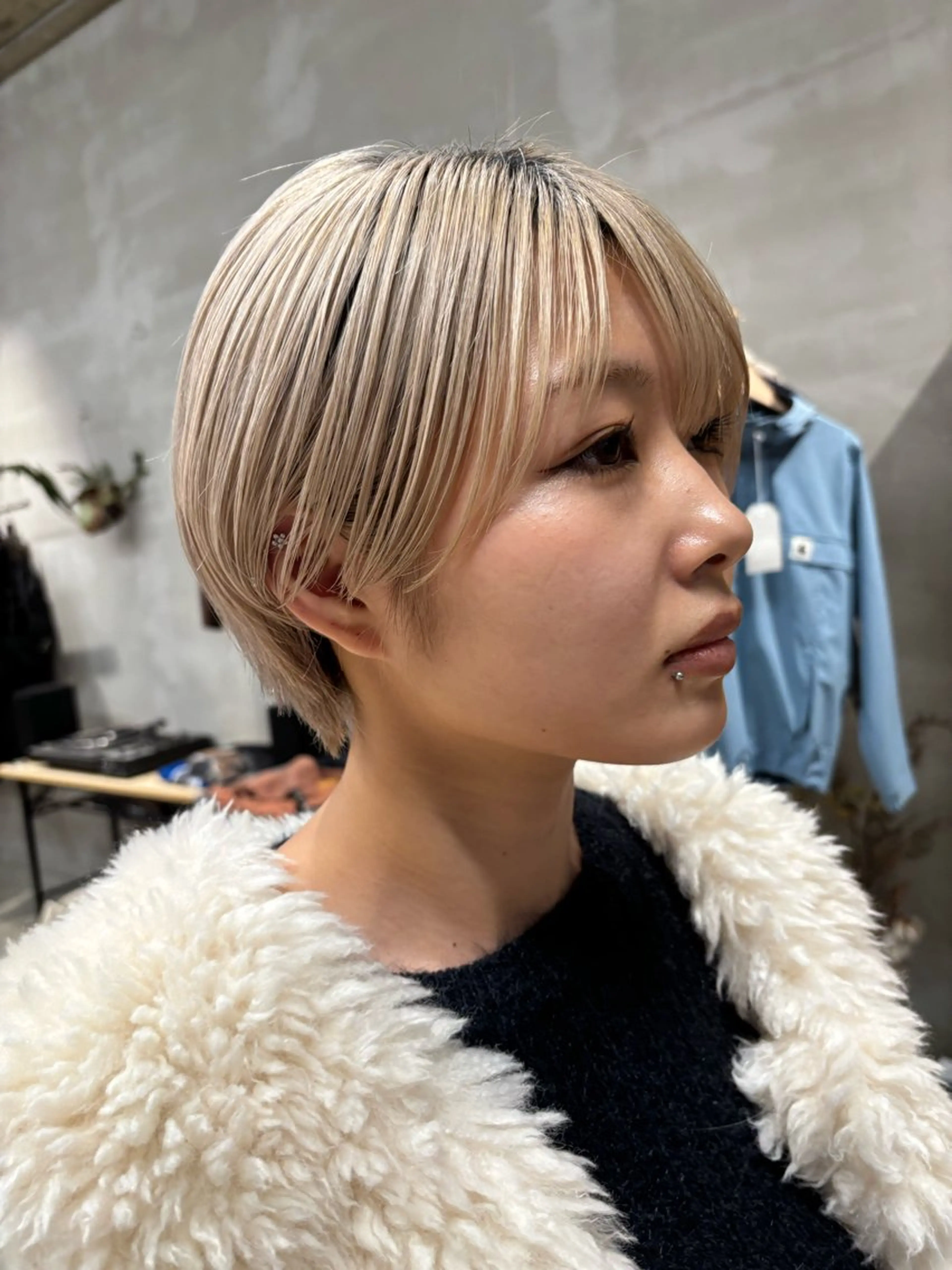 ショート カラー wewe: momoeのヘアスタイル