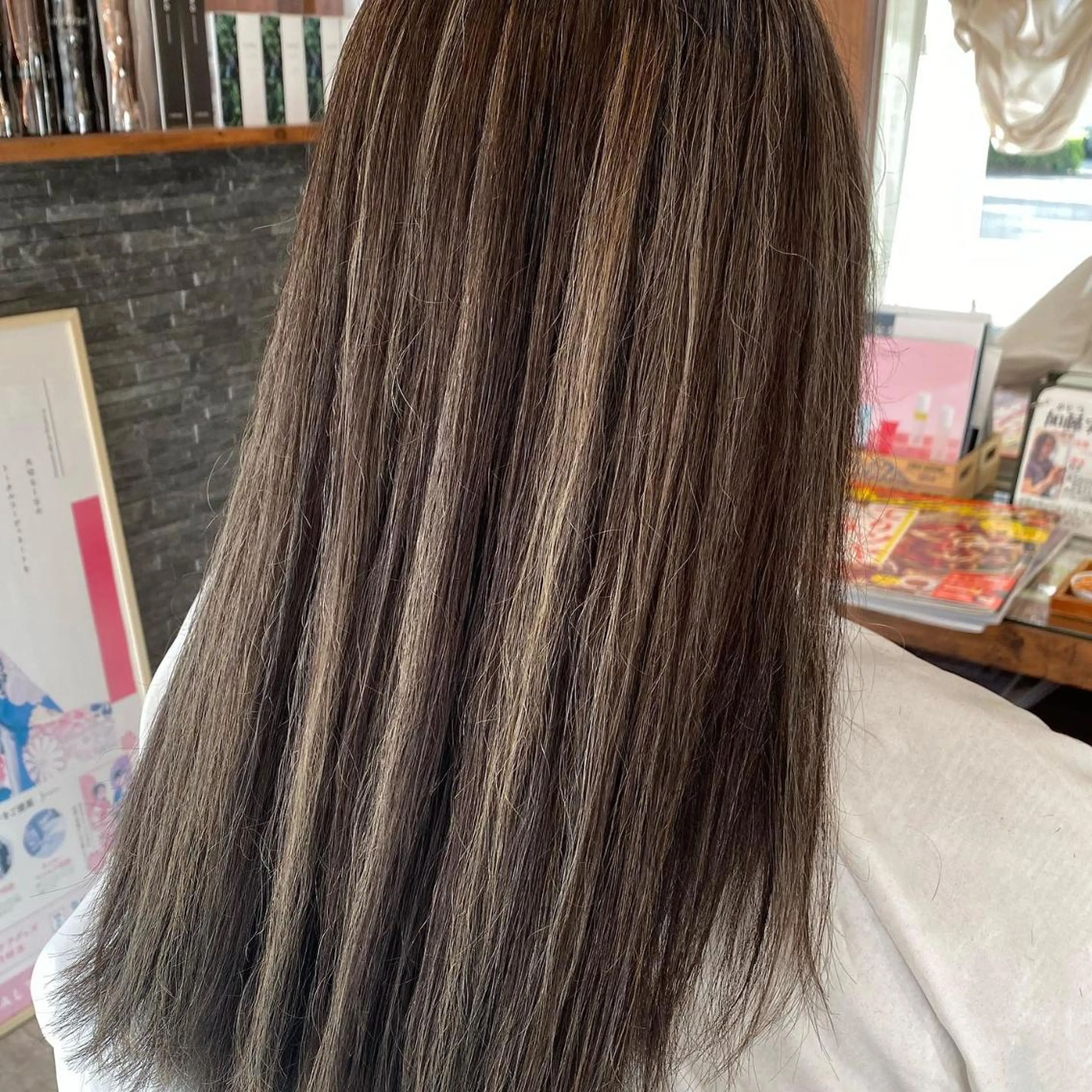 セミロング 加藤 実穂のヘアスタイル