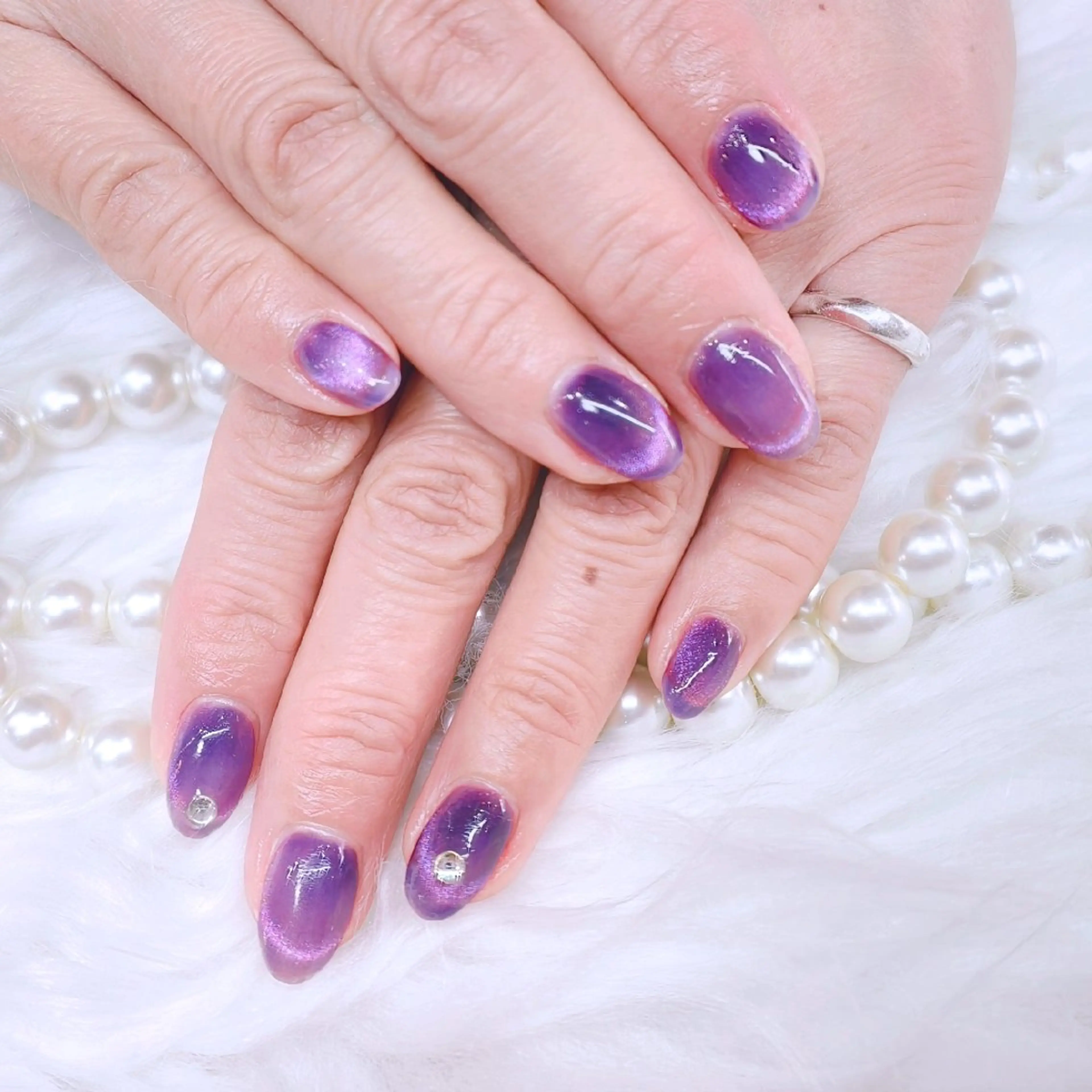 ネイル キラキラネイル マグネットネイル ニュアンスネイル パープル シンプルネイル U.NI所属・森川 雪のネイルデザイン